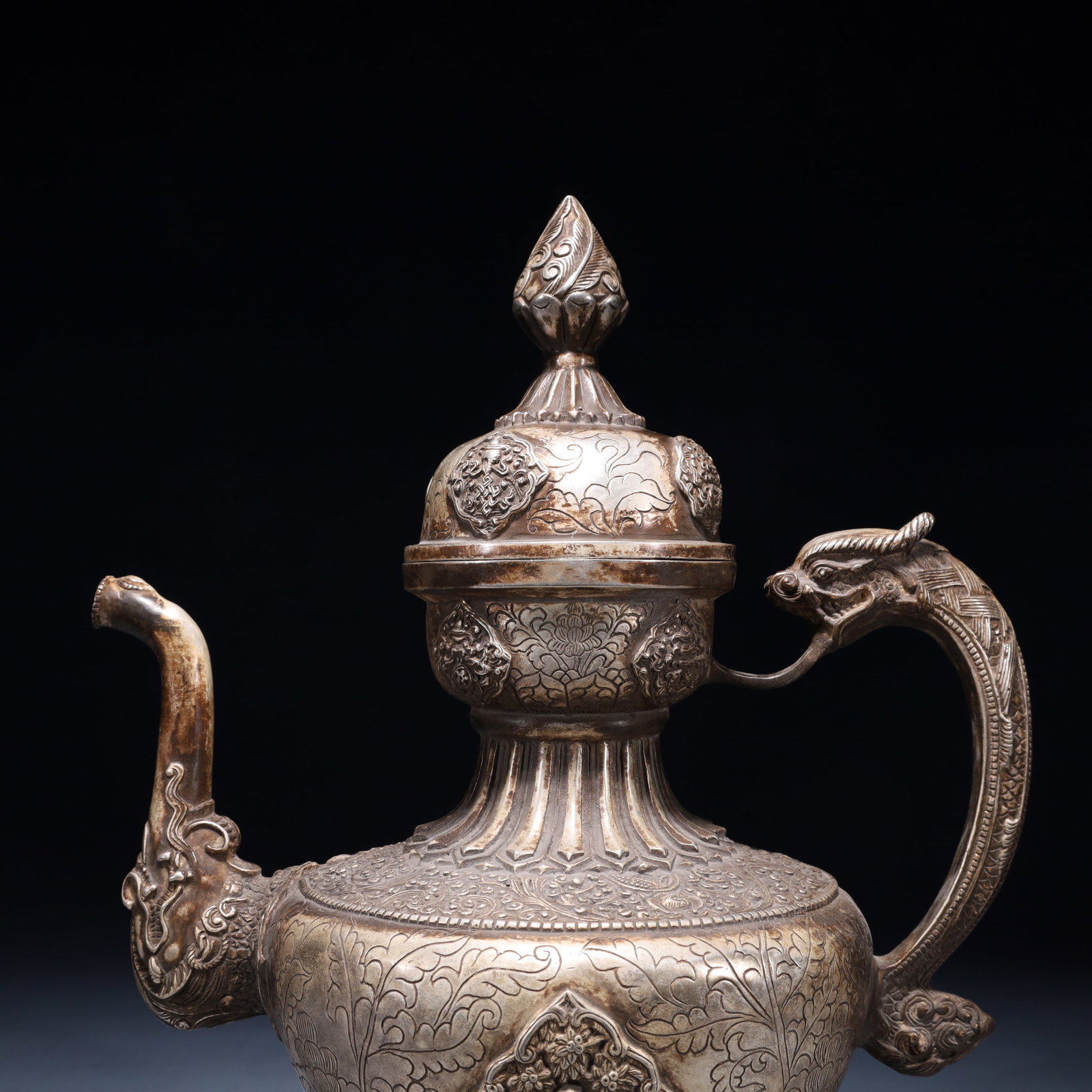 An Exquisite Silver-plated Bronze Figure Pattern Ewer - 2