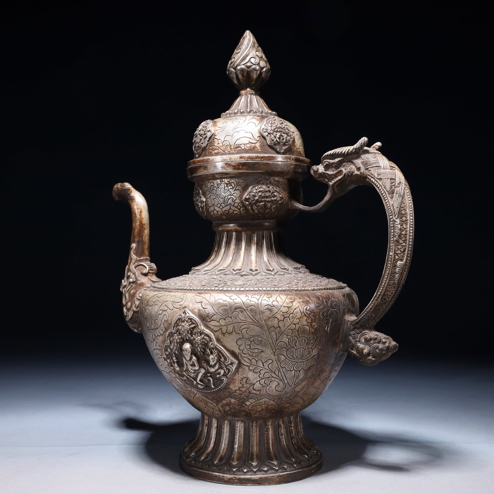 An Exquisite Silver-plated Bronze Figure Pattern Ewer - 4