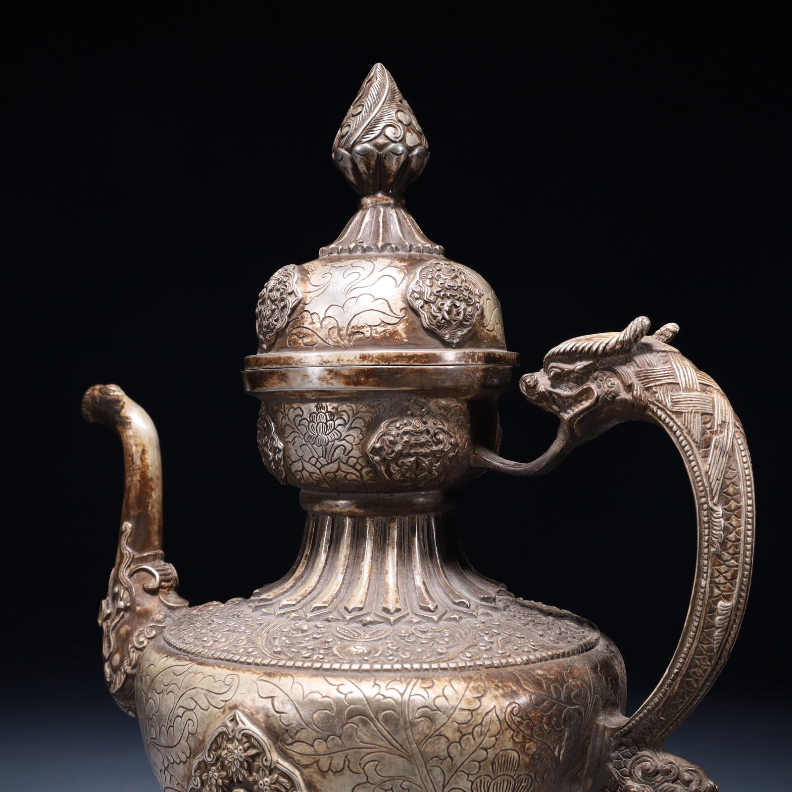 An Exquisite Silver-plated Bronze Figure Pattern Ewer - 5