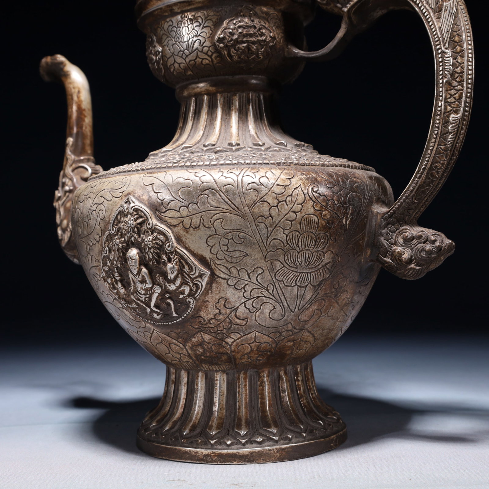 An Exquisite Silver-plated Bronze Figure Pattern Ewer - 6
