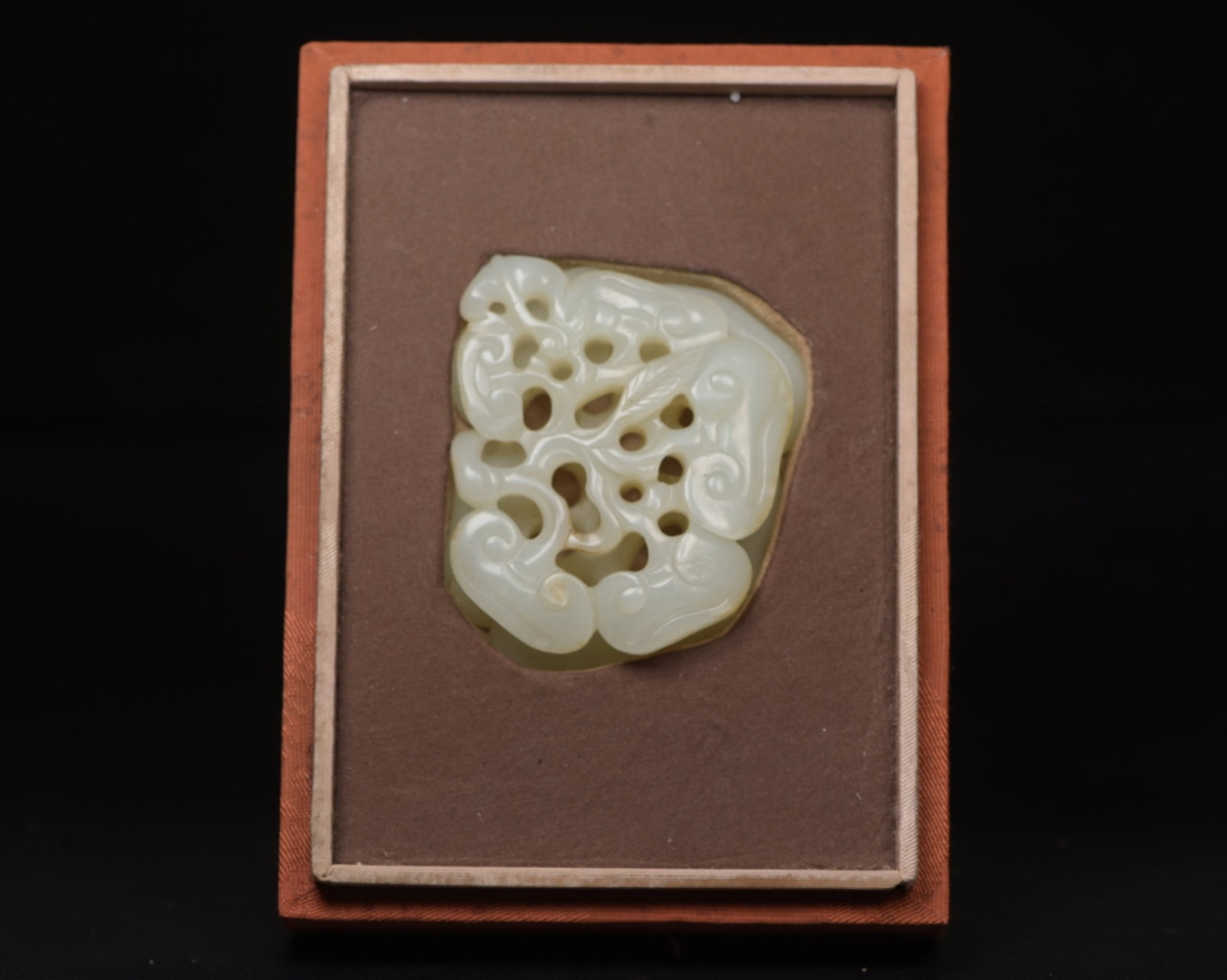 An Exquisite White Jade Ganoderma lucidum Pattern Ornament - 2