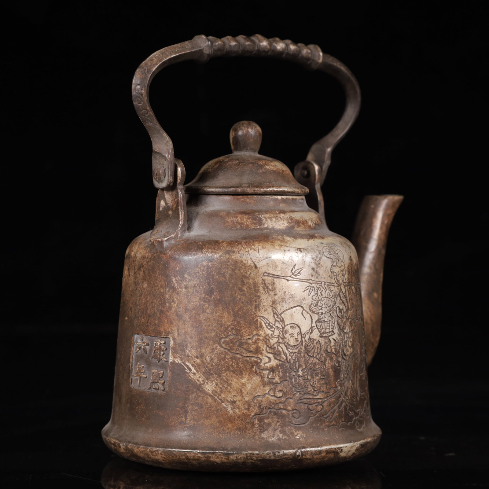 An Exquisite Silver-Plated Bronze Figure Pattern Ewer - 6