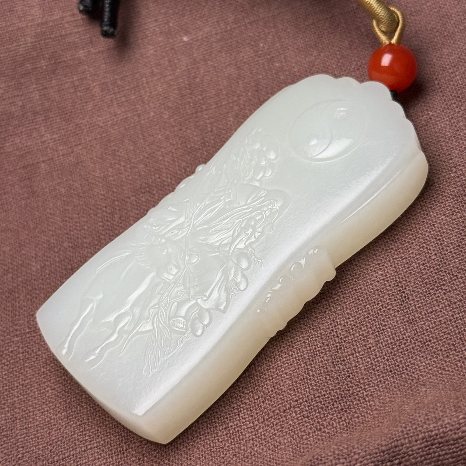 An Exquisite White Jade Figure Pattern Pendant - 4