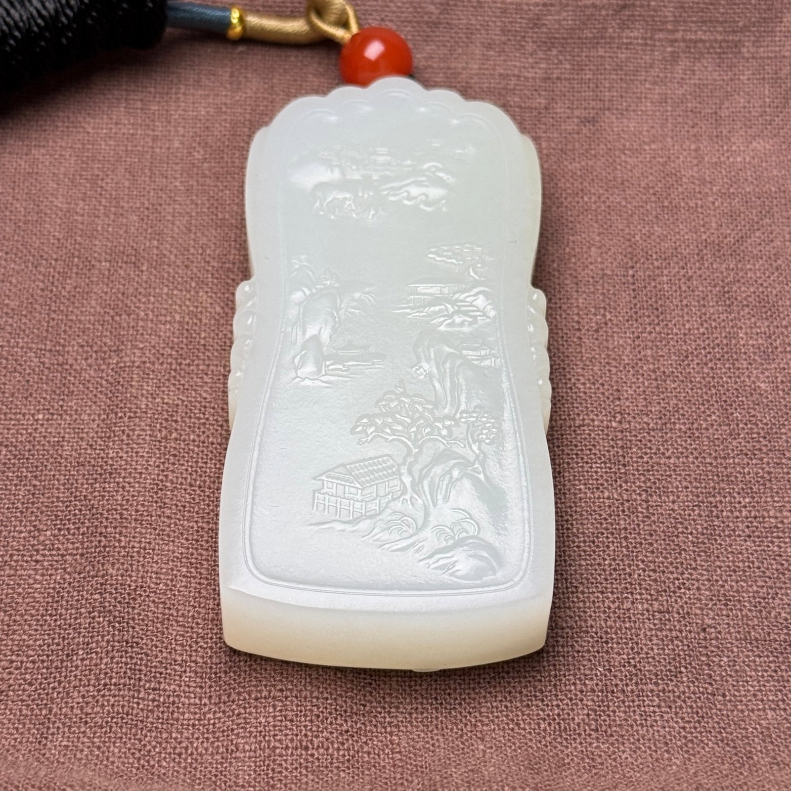 An Exquisite White Jade Figure Pattern Pendant - 6