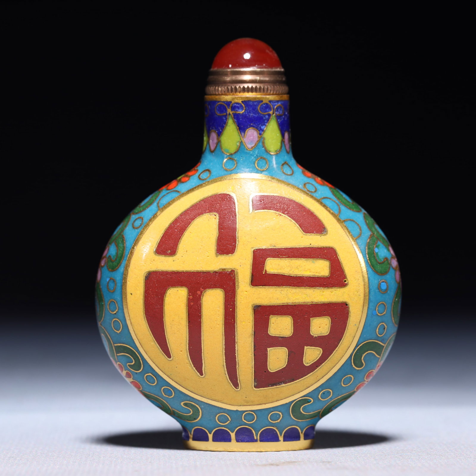 An Exquisite Cloisonne Lotus Pattern Snuff Bottle: An Exquisite Cloisonne Lotus Pattern Snuff Bottle,Qing Dynasty,China,Size:2.2inx0.8inx3in,Weight:71.3g