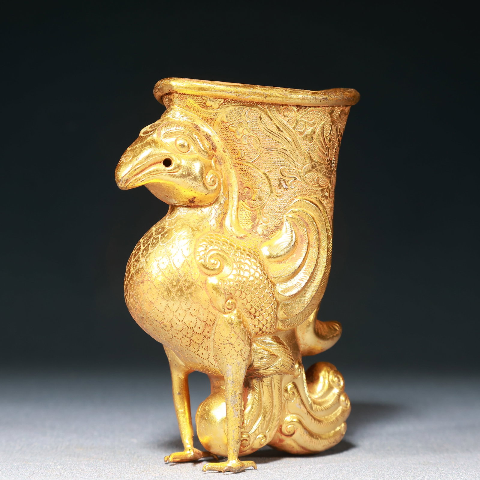 An Exquisite Gilt Bronze Phoenix Pattern Phoenix-Shaped Cup - 2