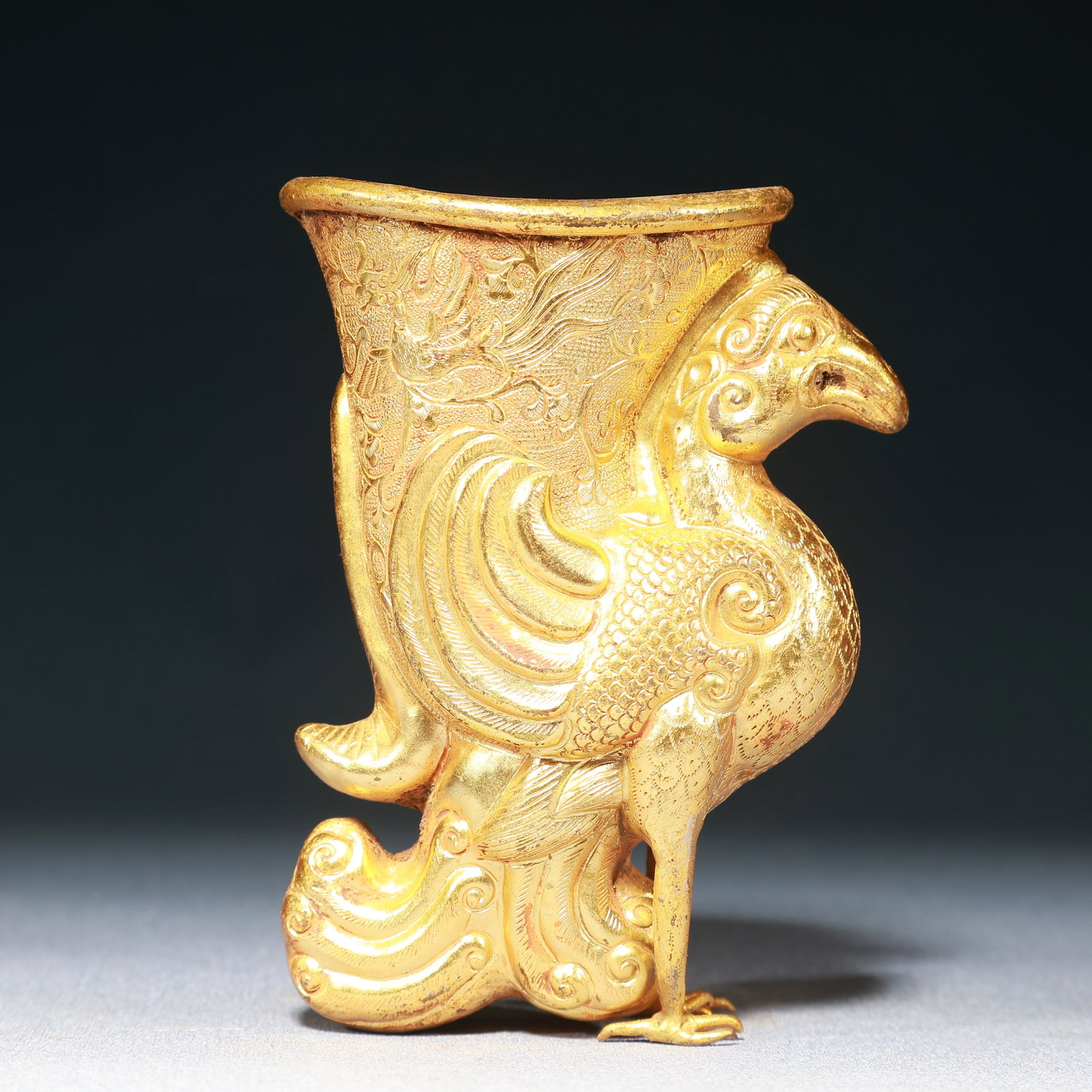 An Exquisite Gilt Bronze Phoenix Pattern Phoenix-Shaped Cup - 5
