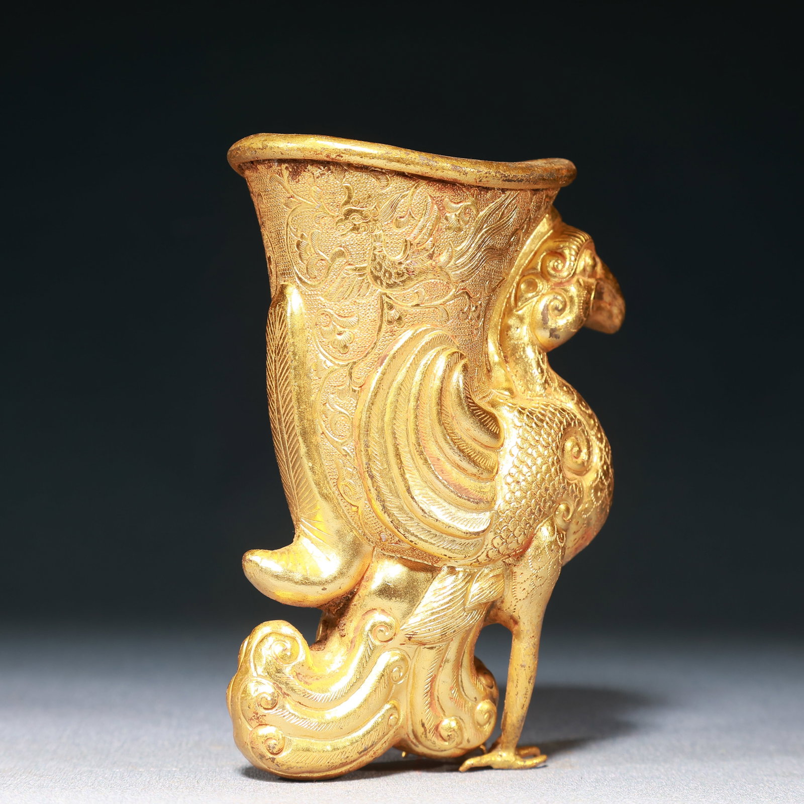 An Exquisite Gilt Bronze Phoenix Pattern Phoenix-Shaped Cup - 6