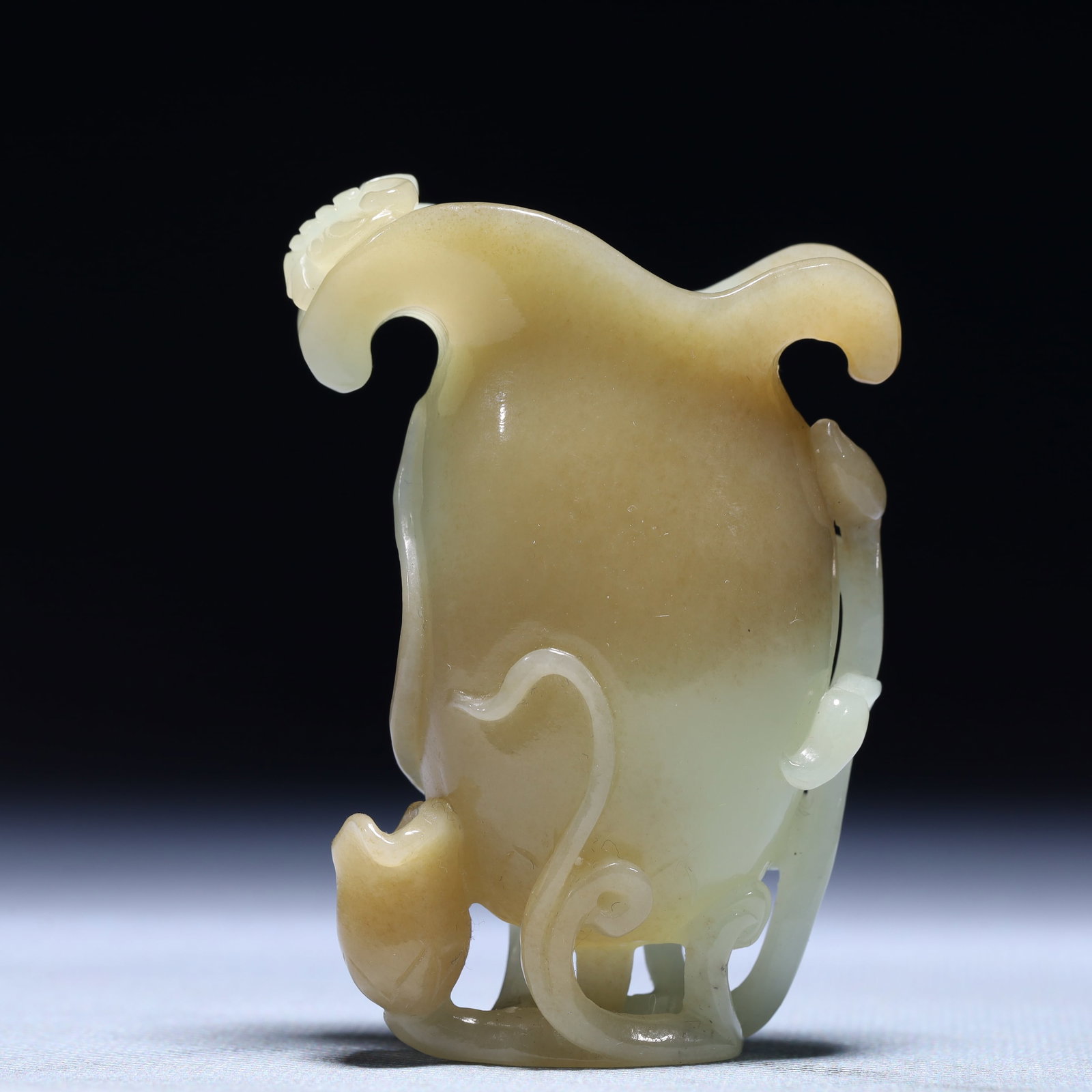 An Exquisite White Jade Flower Pattern Cup (1 of 8)