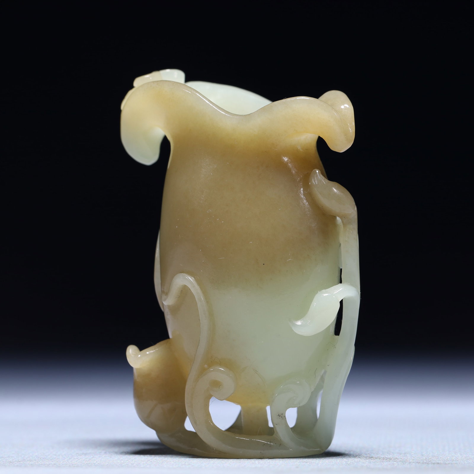 An Exquisite White Jade Flower Pattern Cup - 2