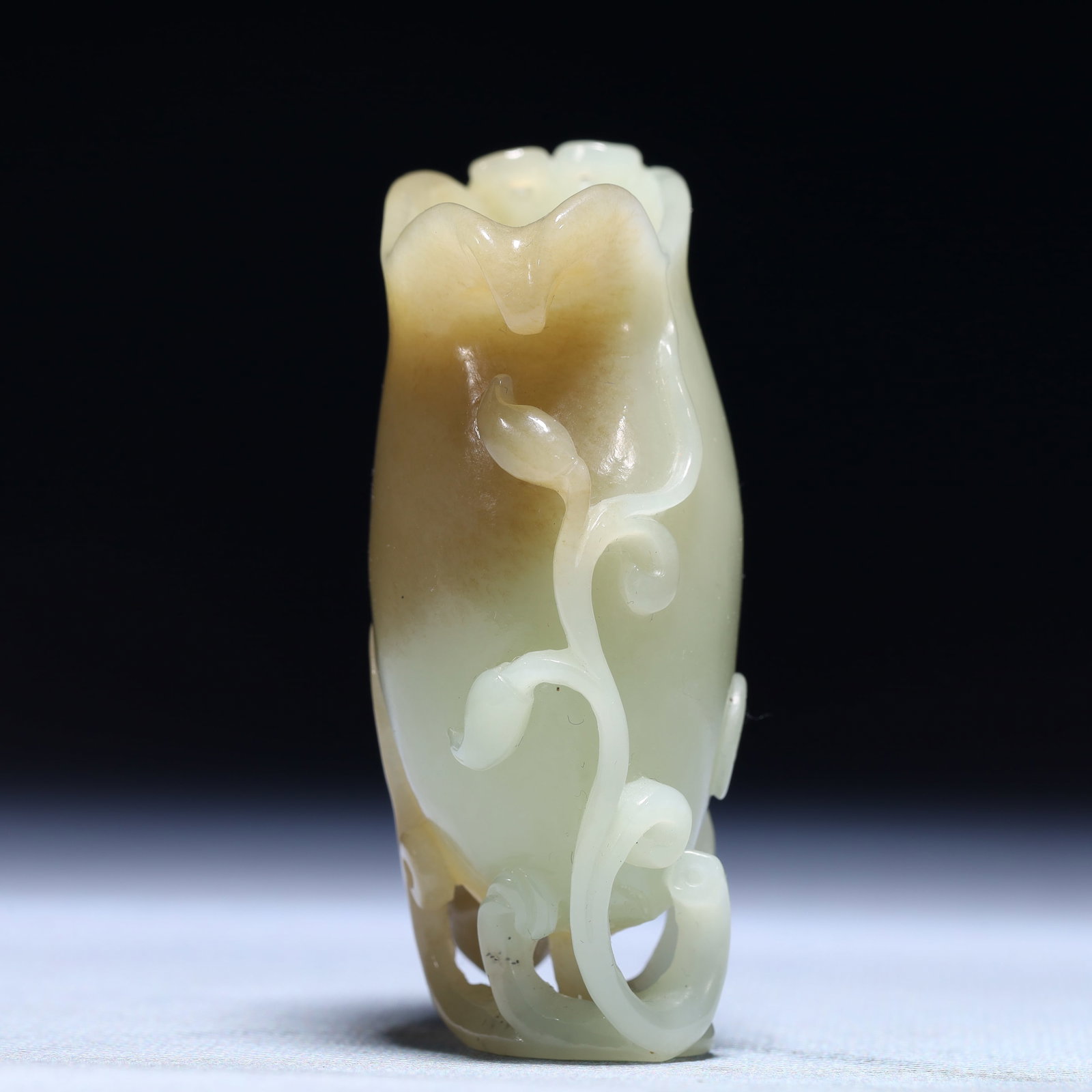 An Exquisite White Jade Flower Pattern Cup - 3