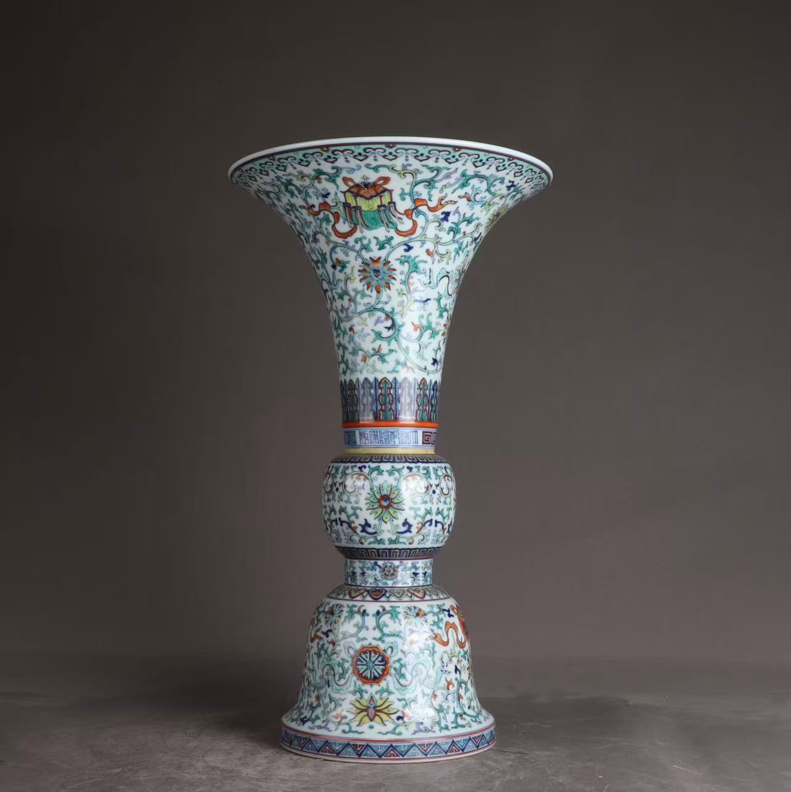 A Huge Doucai Lotus Pattern Vase: A Huge Doucai Lotus Pattern Vase,Qing Dynasty,China,Size:17.3inx10in 斗彩缠枝莲纹瓶,中国清代