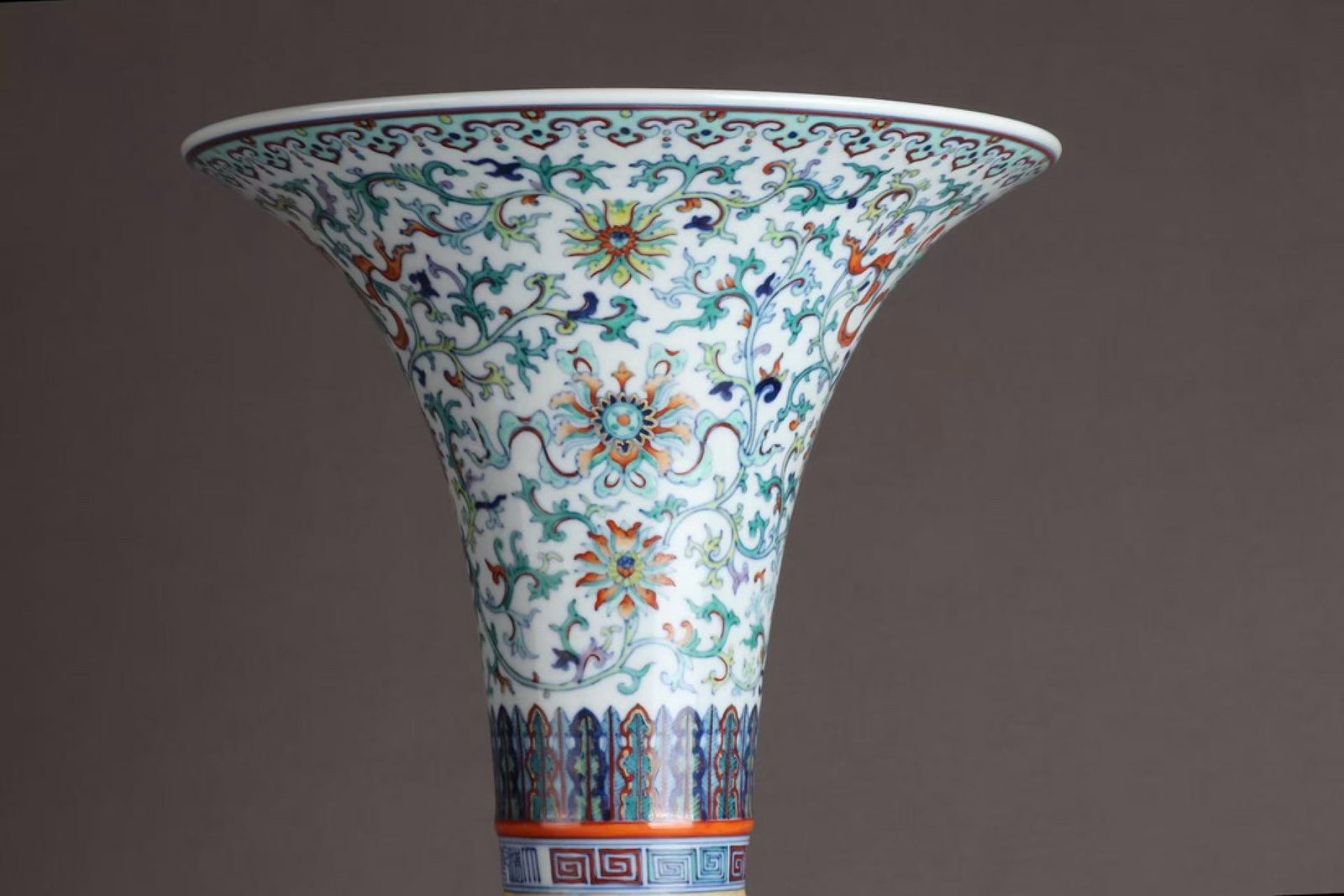 A Huge Doucai Lotus Pattern Vase - 5