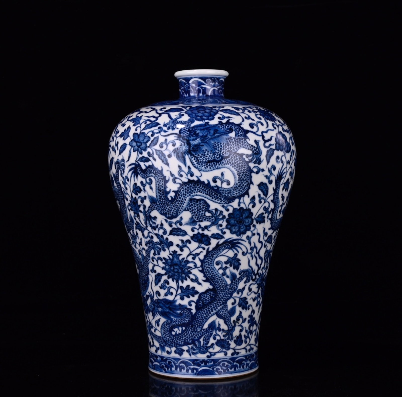 A Rare Blue and White Lotus and Dragon Pattern Vase (1 of 9)