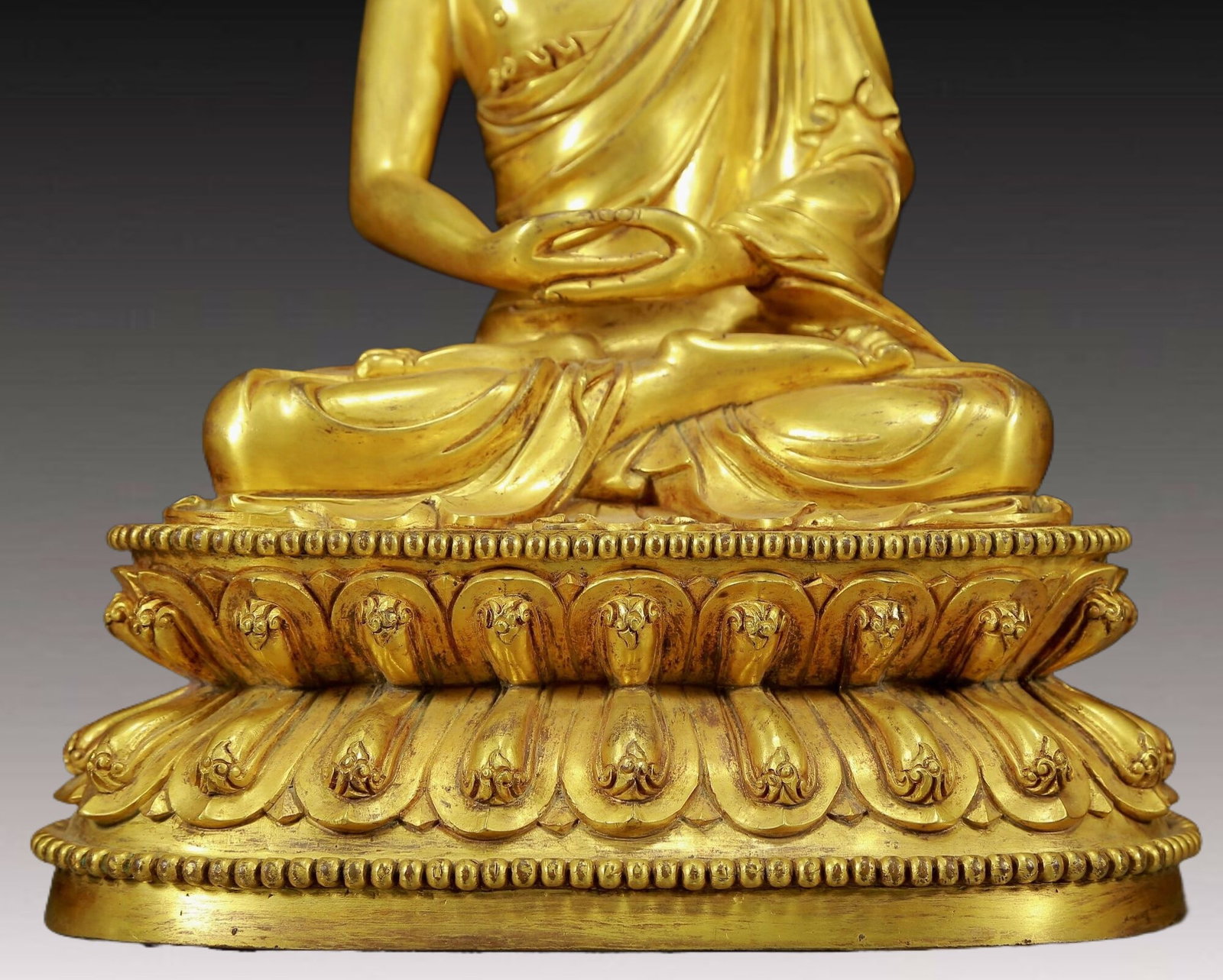 A Pair of Solemn Gilt Bronze Statue of Sakyamuni - 4