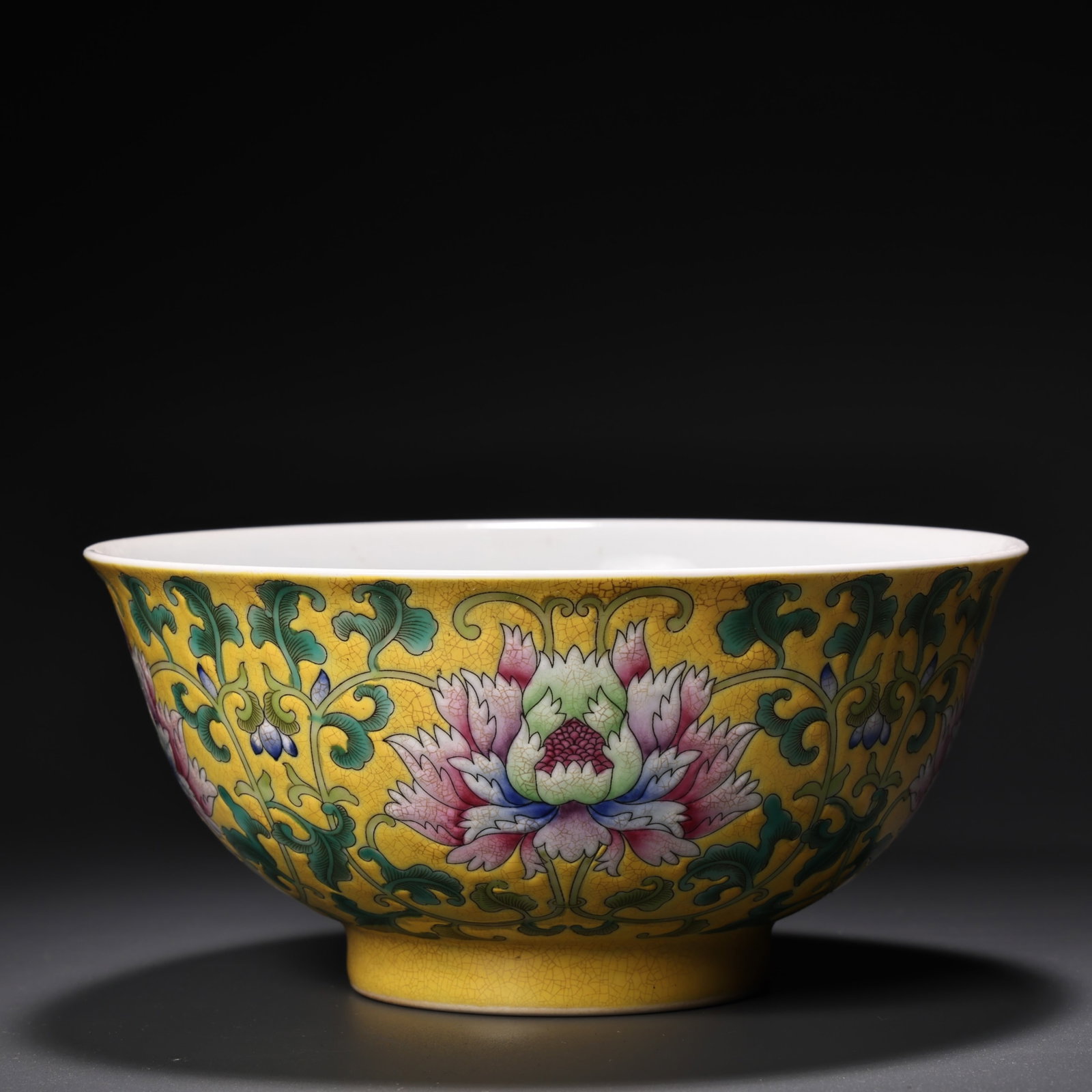 An Exquisite Famille-Rose Flower Pattern Bowl,With an Imperial Poem by Emperor Qianlong: An Exquisite Famille-Rose Flower Pattern Bowl,With an Imperial Poem by Emperor Qianlong,Qing Dynasty,China,Size:2.8inx6.1in,Weight:300g
