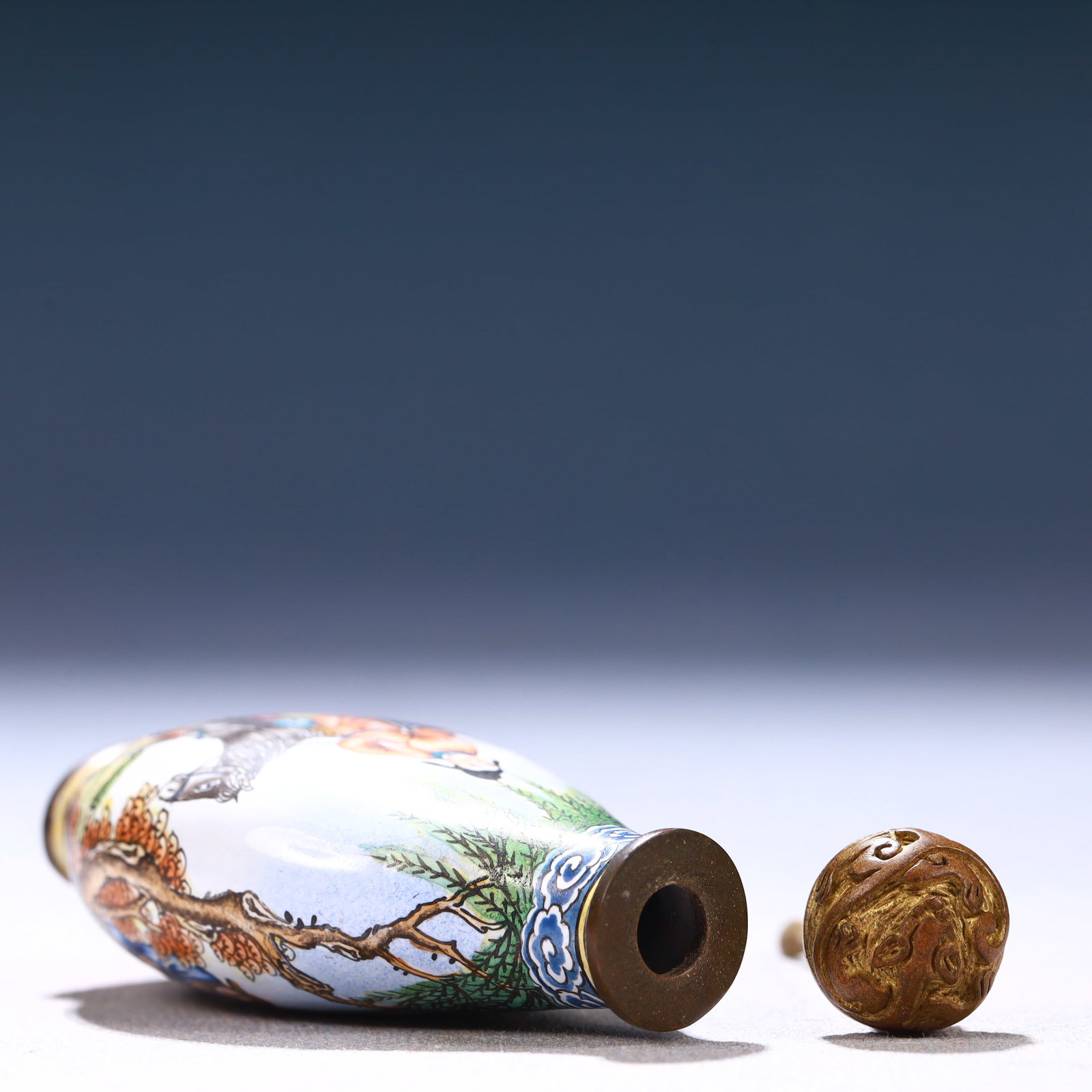 An Exquisite Painted Enamel Figure Pattern Snuff Bottle - 6