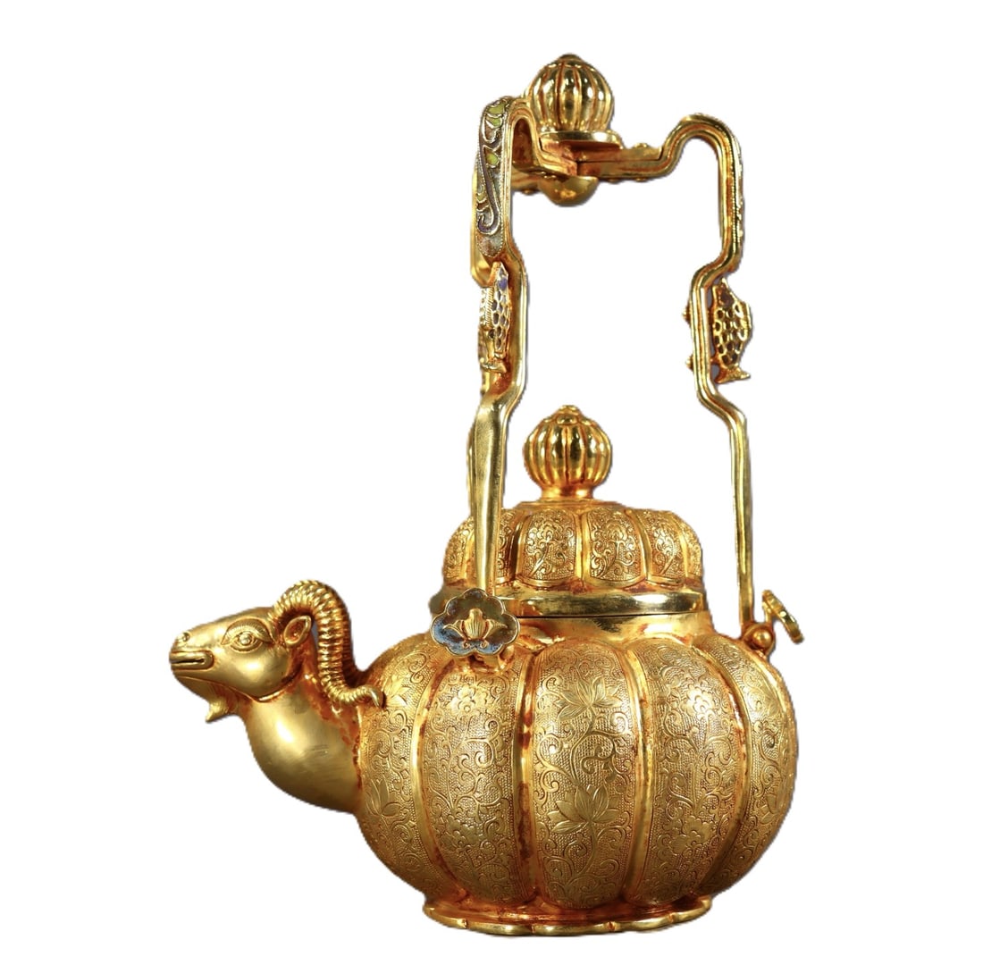 An Exquisite Gilt Bronze Lotus Pattern Pot - 3
