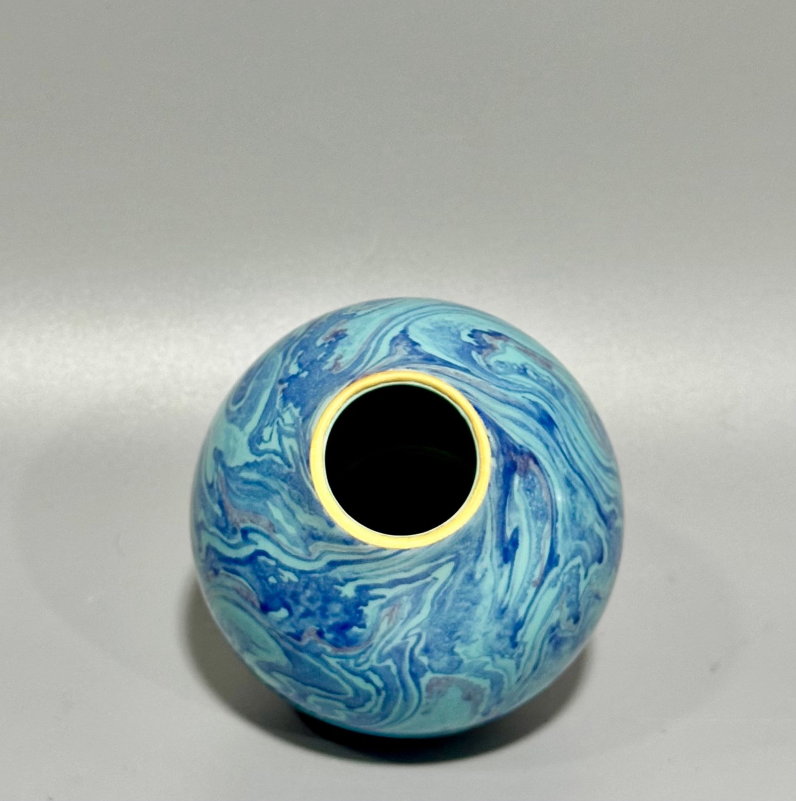 An Exquisite Blue Glazed Jar - 2