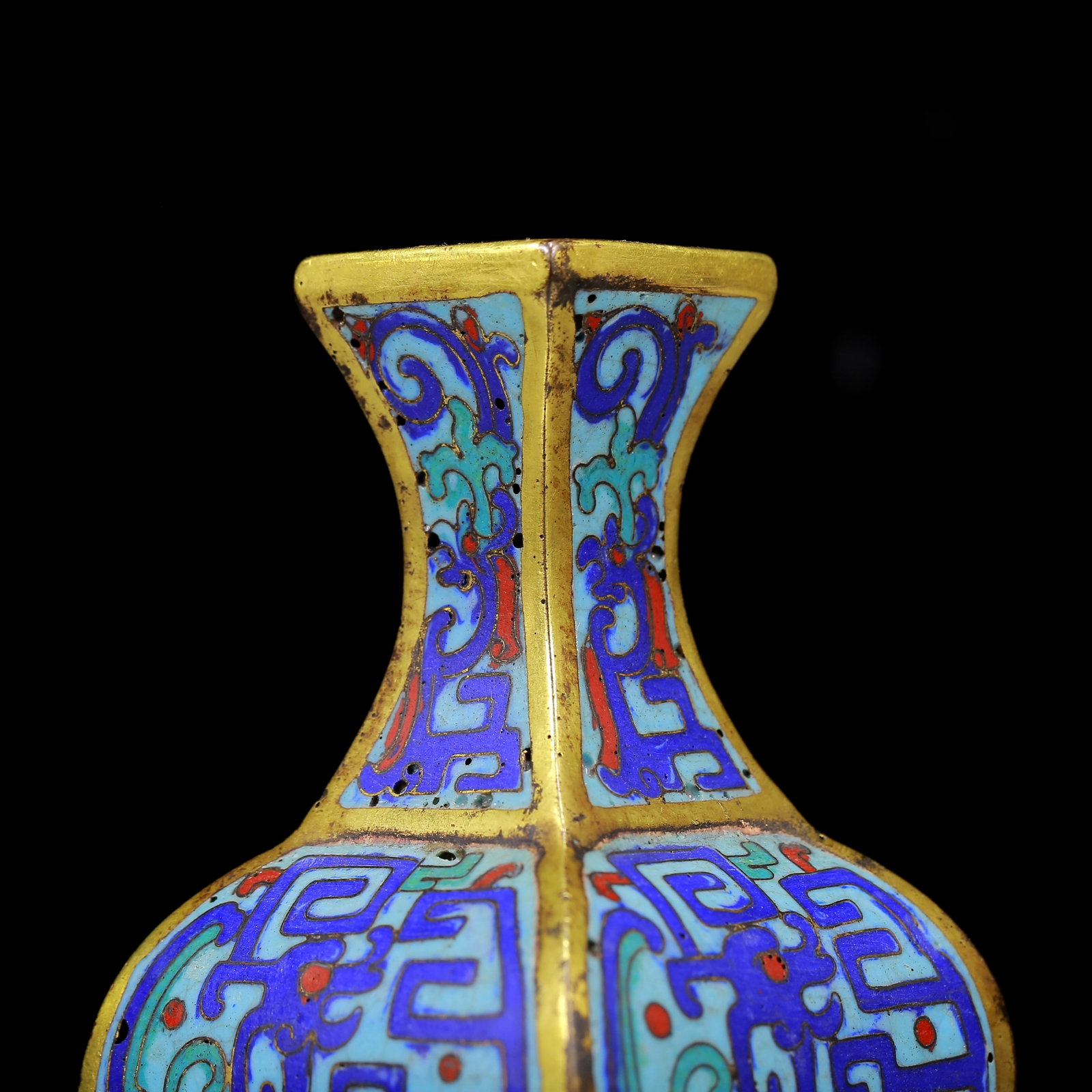 An Exquisite Cloisonne Chi-Dragon Pattern Vase - 2