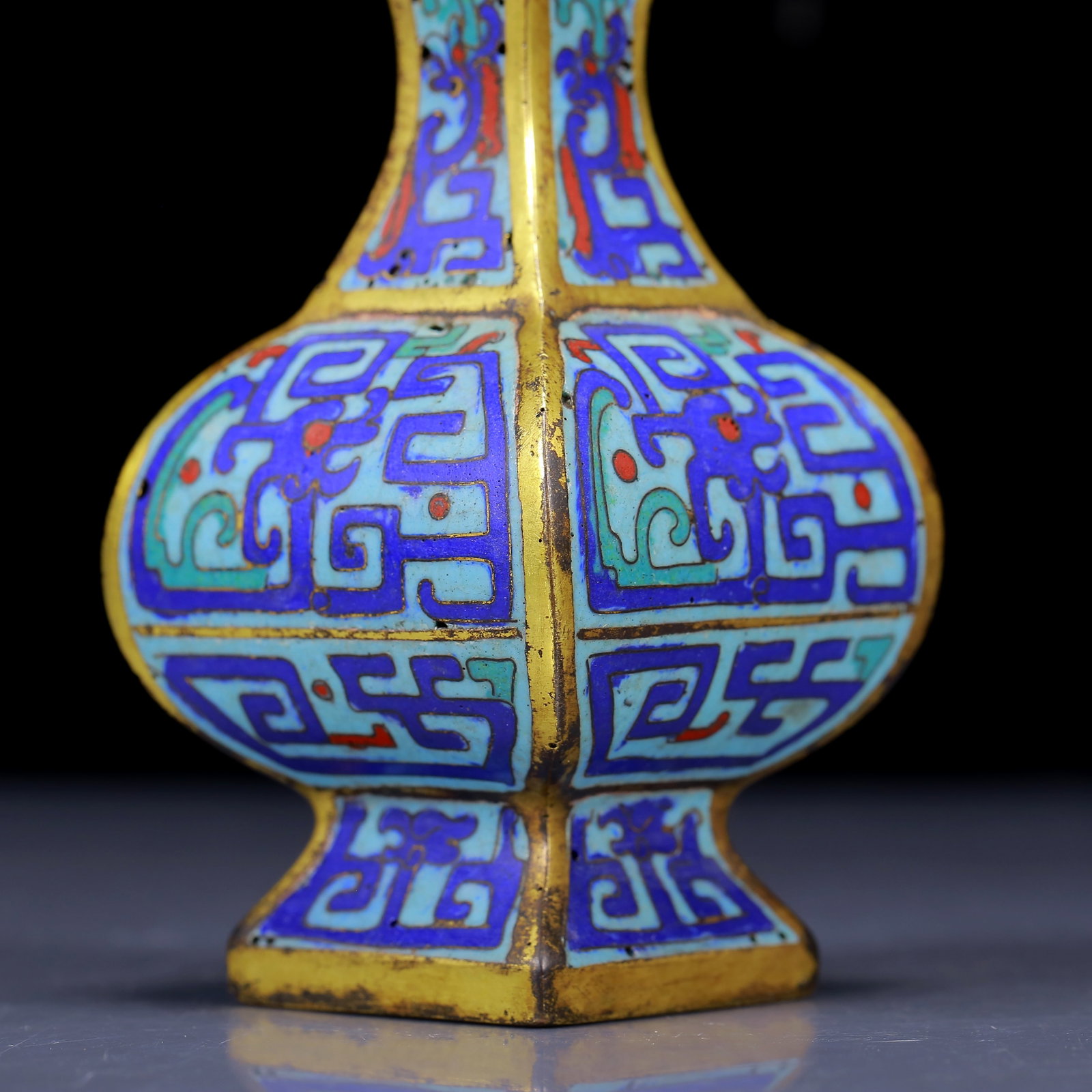 An Exquisite Cloisonne Chi-Dragon Pattern Vase - 3