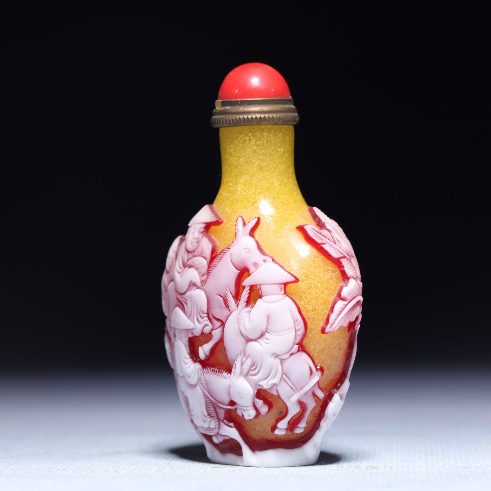 An Exquisite Glass Figure Pattern Snuff Bottle - 2