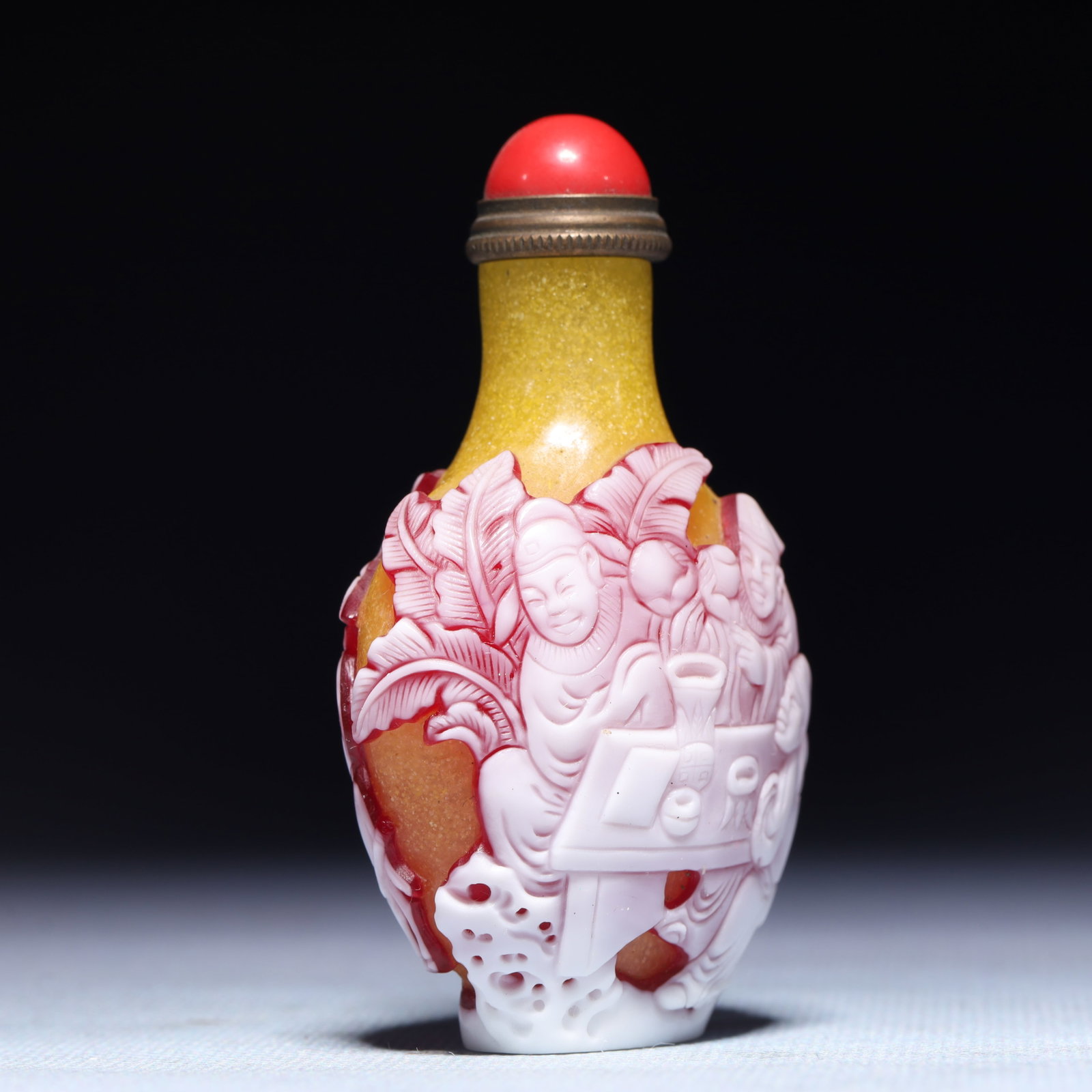 An Exquisite Glass Figure Pattern Snuff Bottle - 4