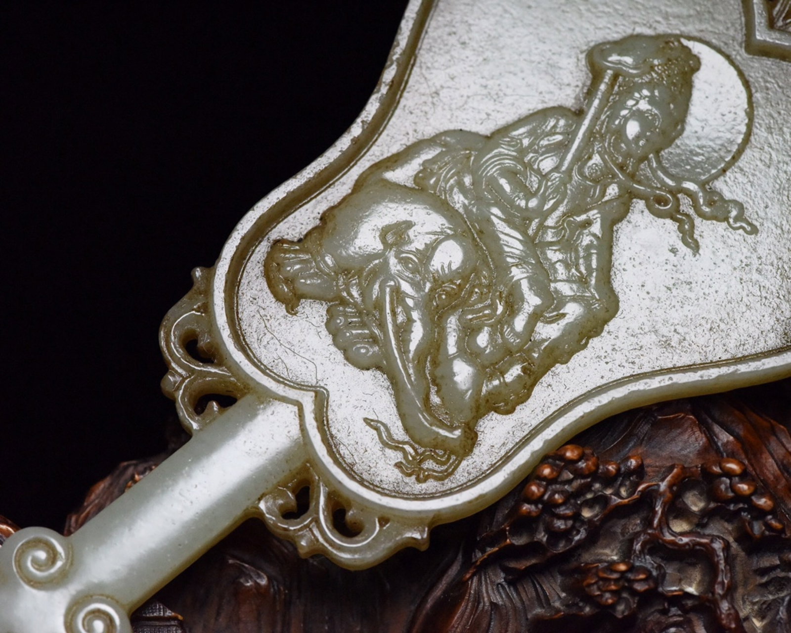 An Exquisite White Jade Figure Pattern Fan - 6