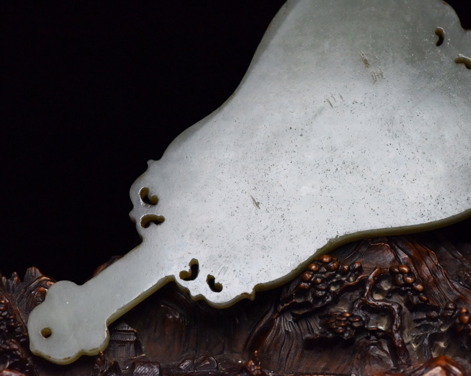 An Exquisite White Jade Figure Pattern Fan - 9