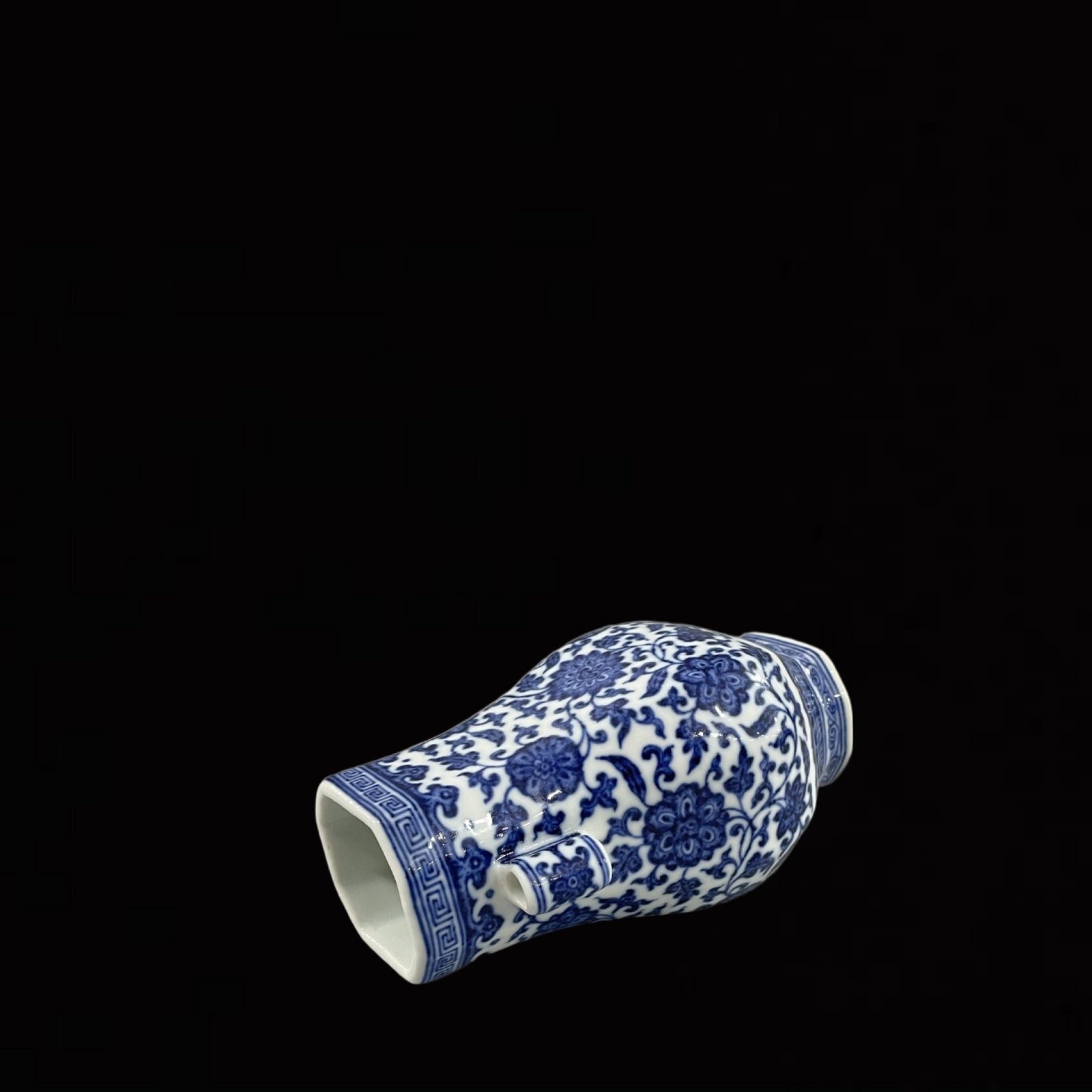 An Exquisite Blue and White Lotus Pattern Double-Ears Vase - 4