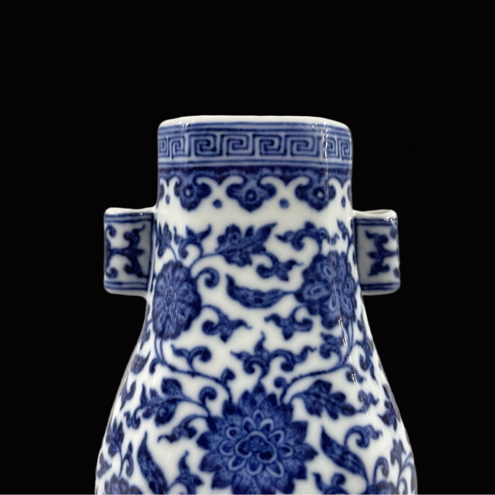 An Exquisite Blue and White Lotus Pattern Double-Ears Vase - 5