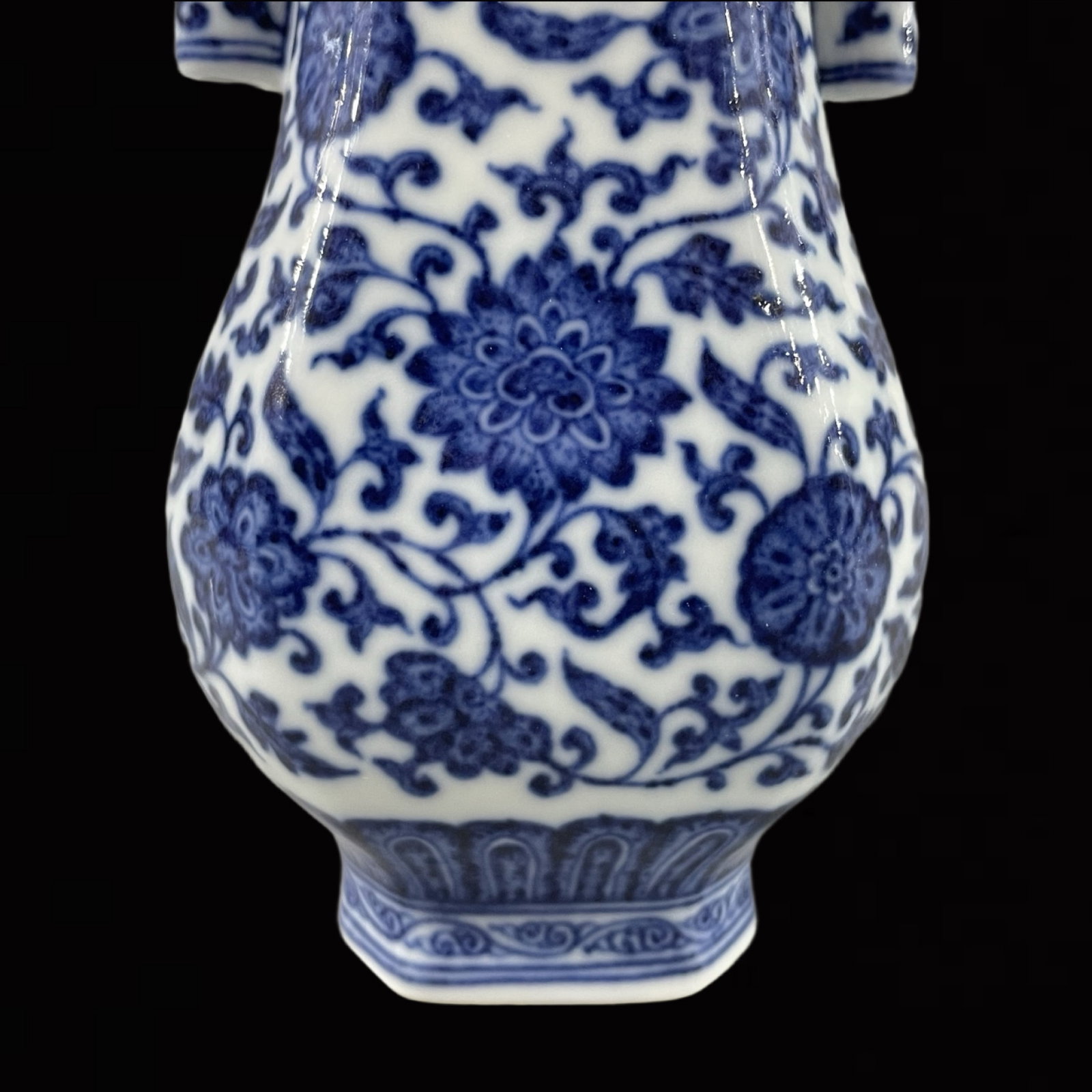An Exquisite Blue and White Lotus Pattern Double-Ears Vase - 6