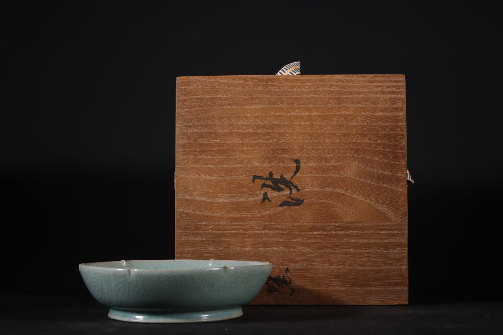 An Exquisite Ru yao Sky Blue Glazed Brush Washer: An Exquisite Ru yao Sky Blue Glazed Brush Washer,Song Dynasty,China,Size:1.5inx5.7in 汝窑天青釉笔洗,中国宋代
