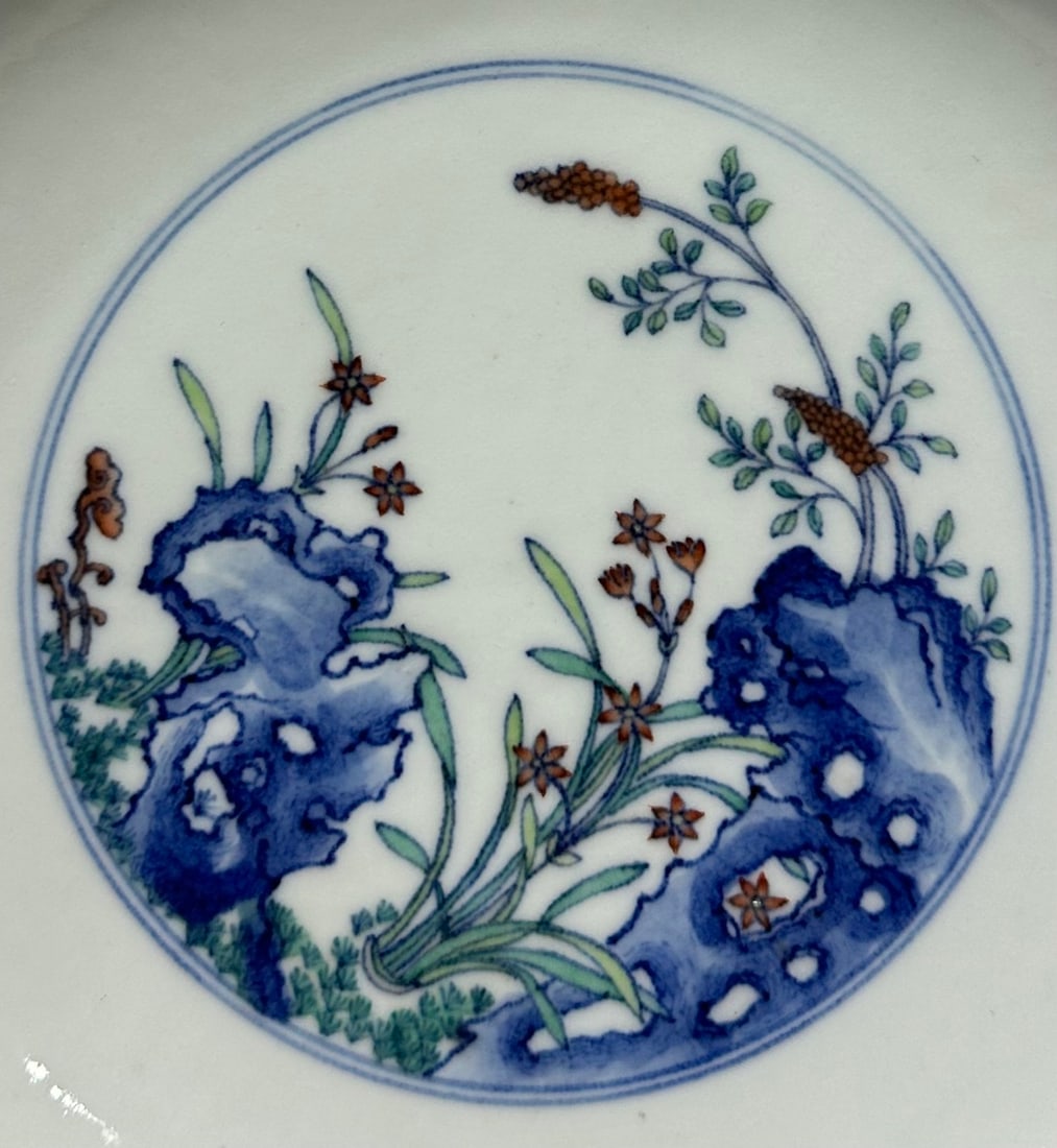 An Exquisite Doucai Flower Pattern Plate - 3