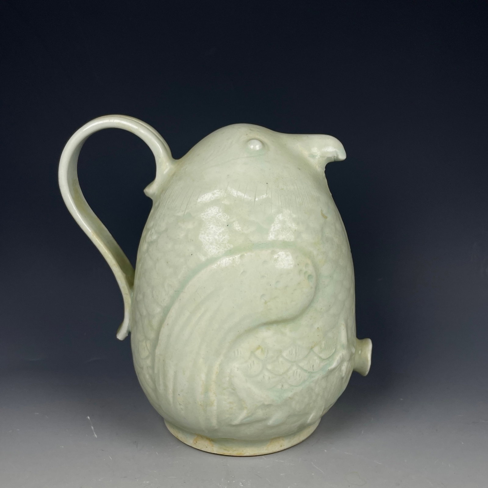 An Exquisite Hutian yao Shadow Blue Glazed Eagle Pattern Teapot - 4
