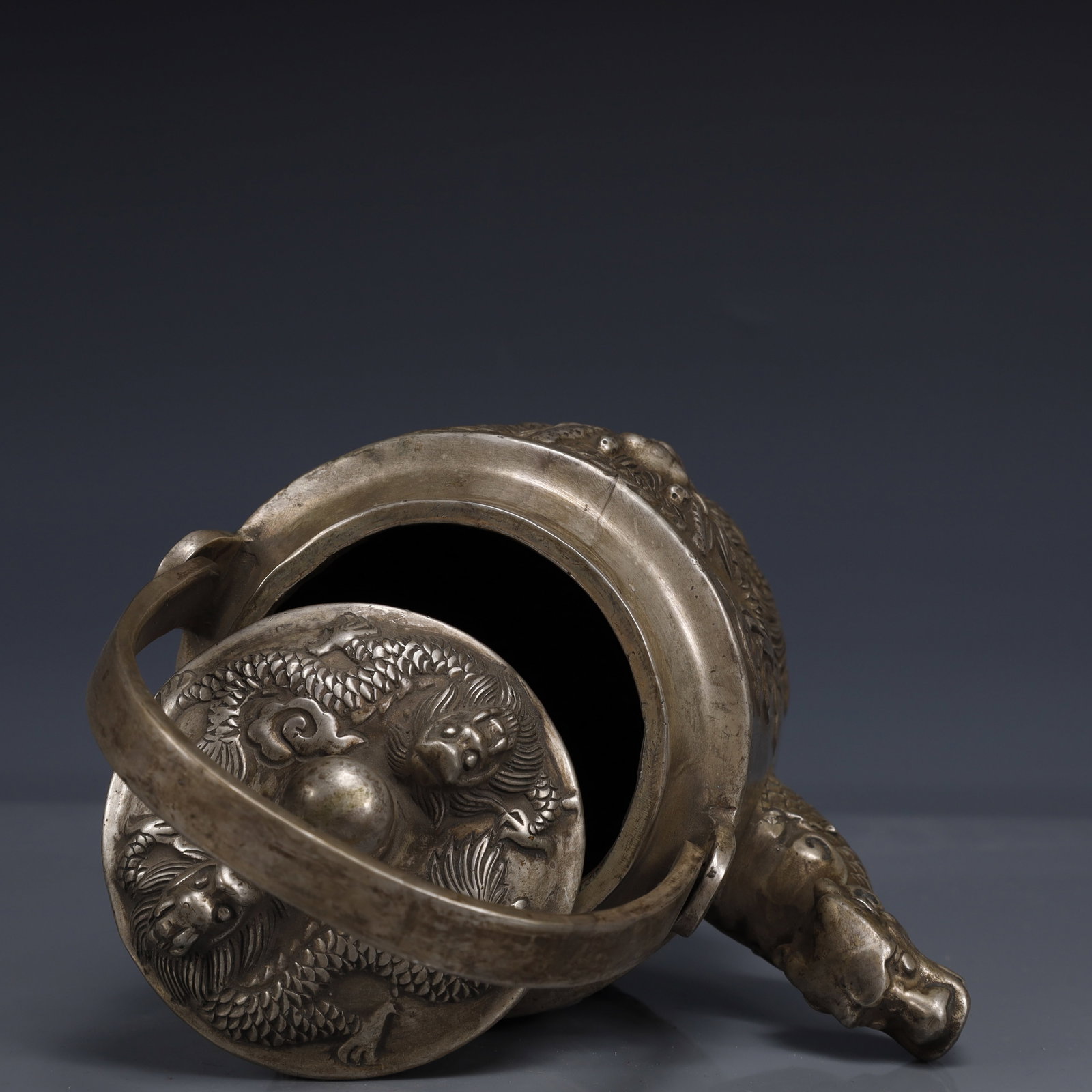 An Exquisite Silver-Plated Bronze Dragon Pattern Ewer - 11