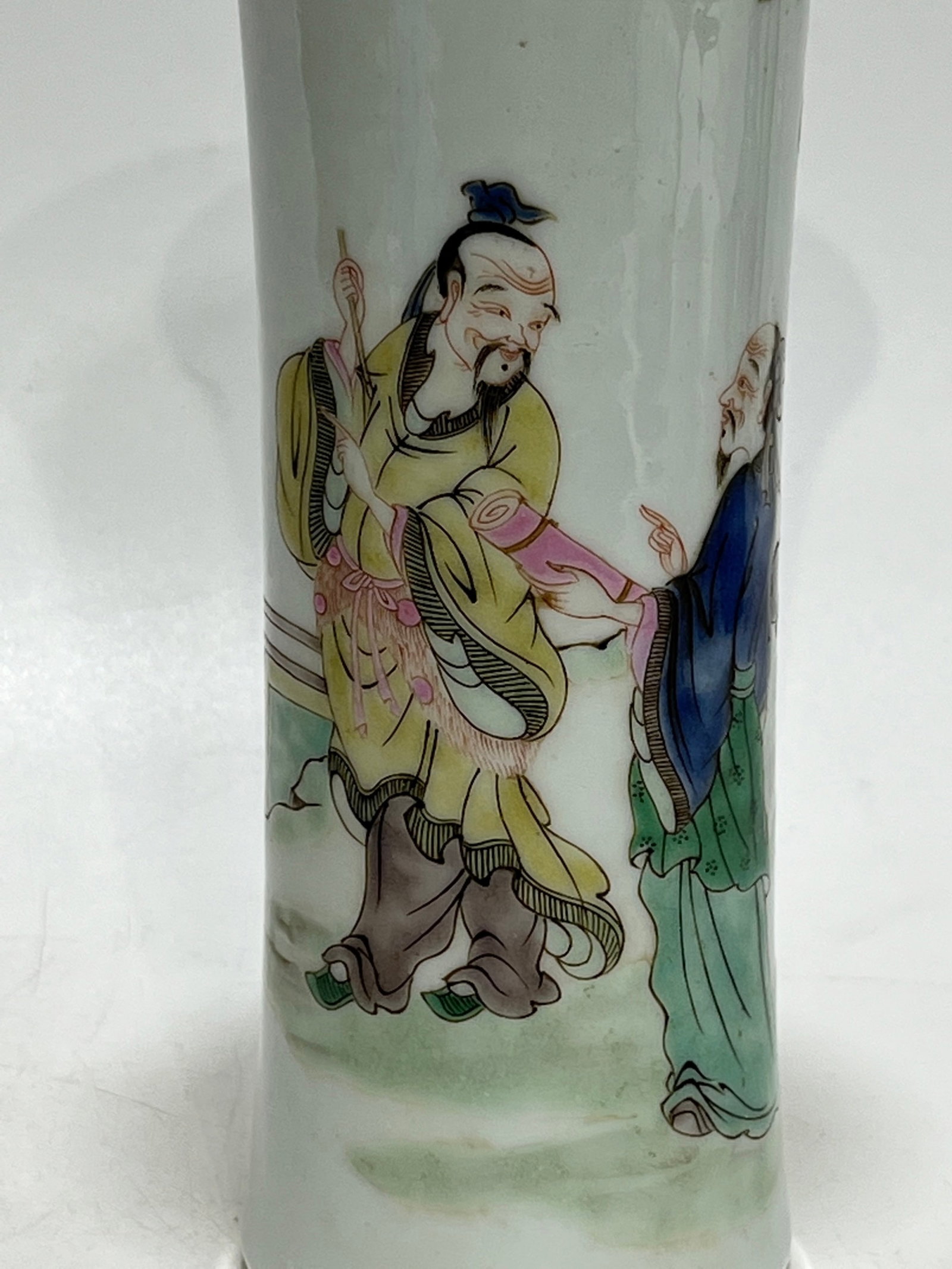 An Exquisite Wucai Figure Pattern Vase - 2