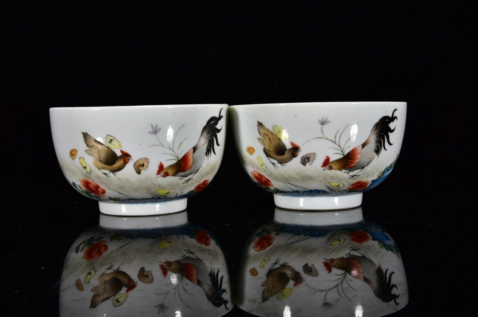 A Pair of Exquisite Famille-Rose Flower and Rooster Pattern Cups (1 of 9)