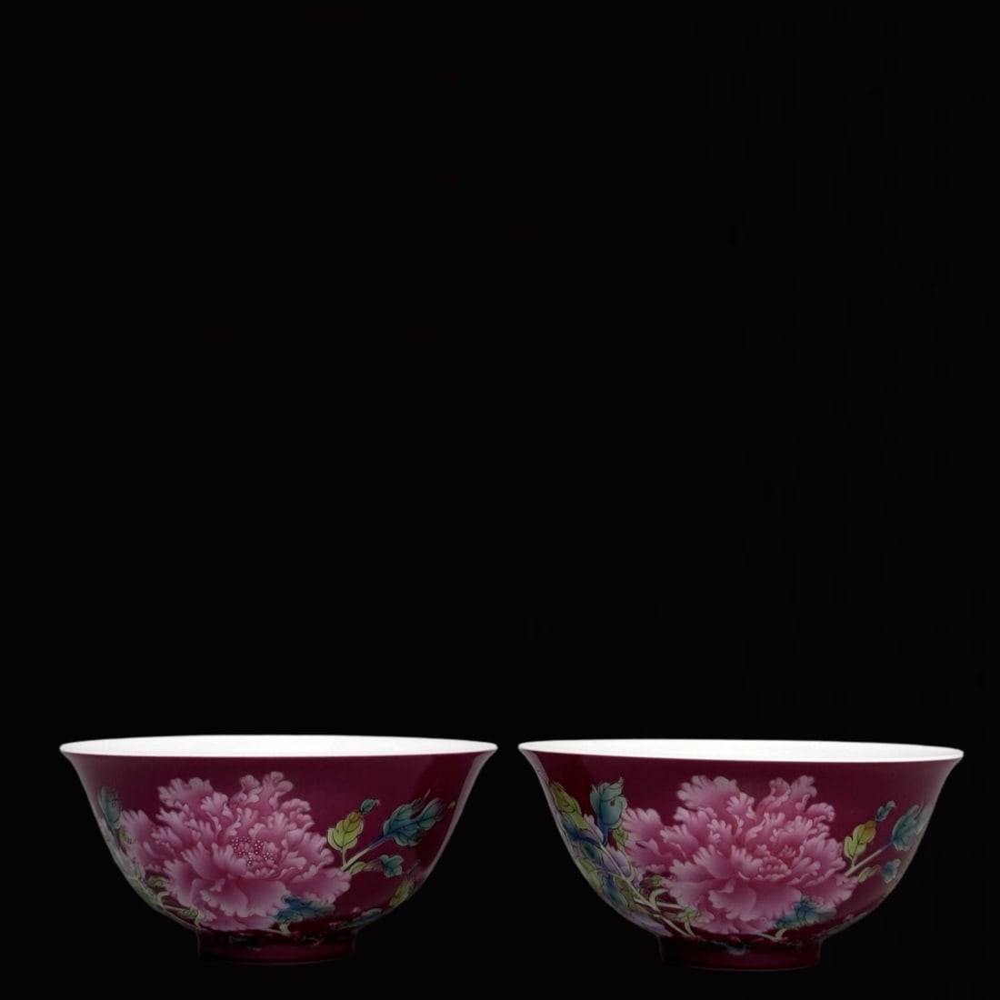 A Pair of Exquisite Ruby Red-Glazed Flower Pattern Bowls (1 of 9)