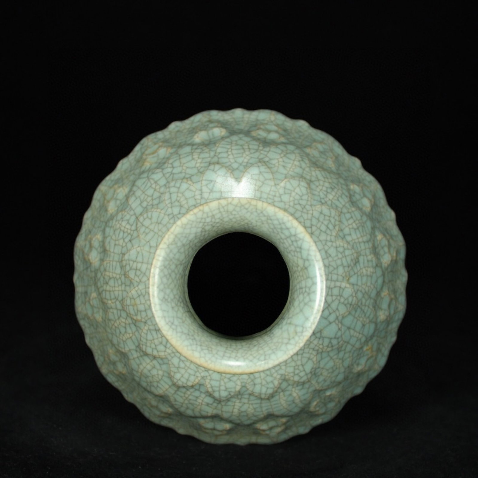 An Exquisite Ru yao Flower Pattern Vase - 5