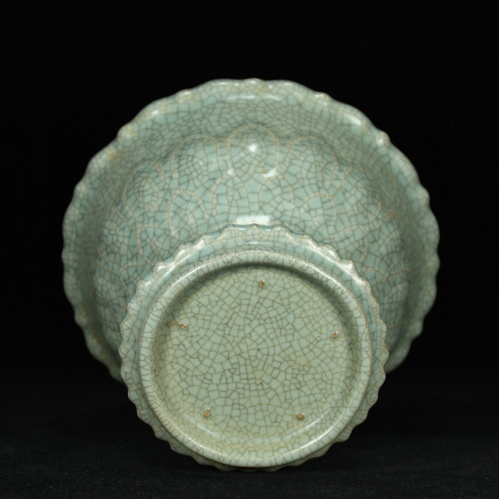 An Exquisite Ru yao Flower Pattern Vase - 9
