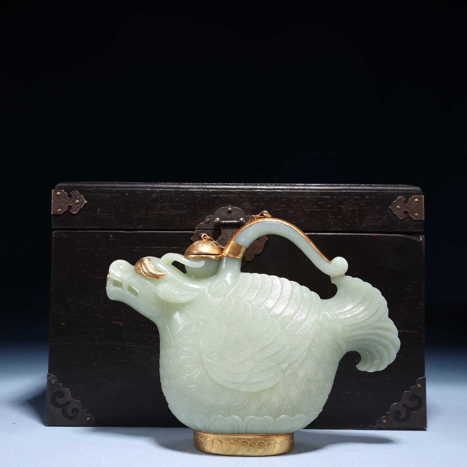 An Exquisite White Jade Cover with Gold Dragon Pot: An Exquisite White Jade Cover with Gold Dragon Pot,Qing Dynasty,China,Size:5.9inx3.9inx3.1in 白玉包金龙壶,中国清代