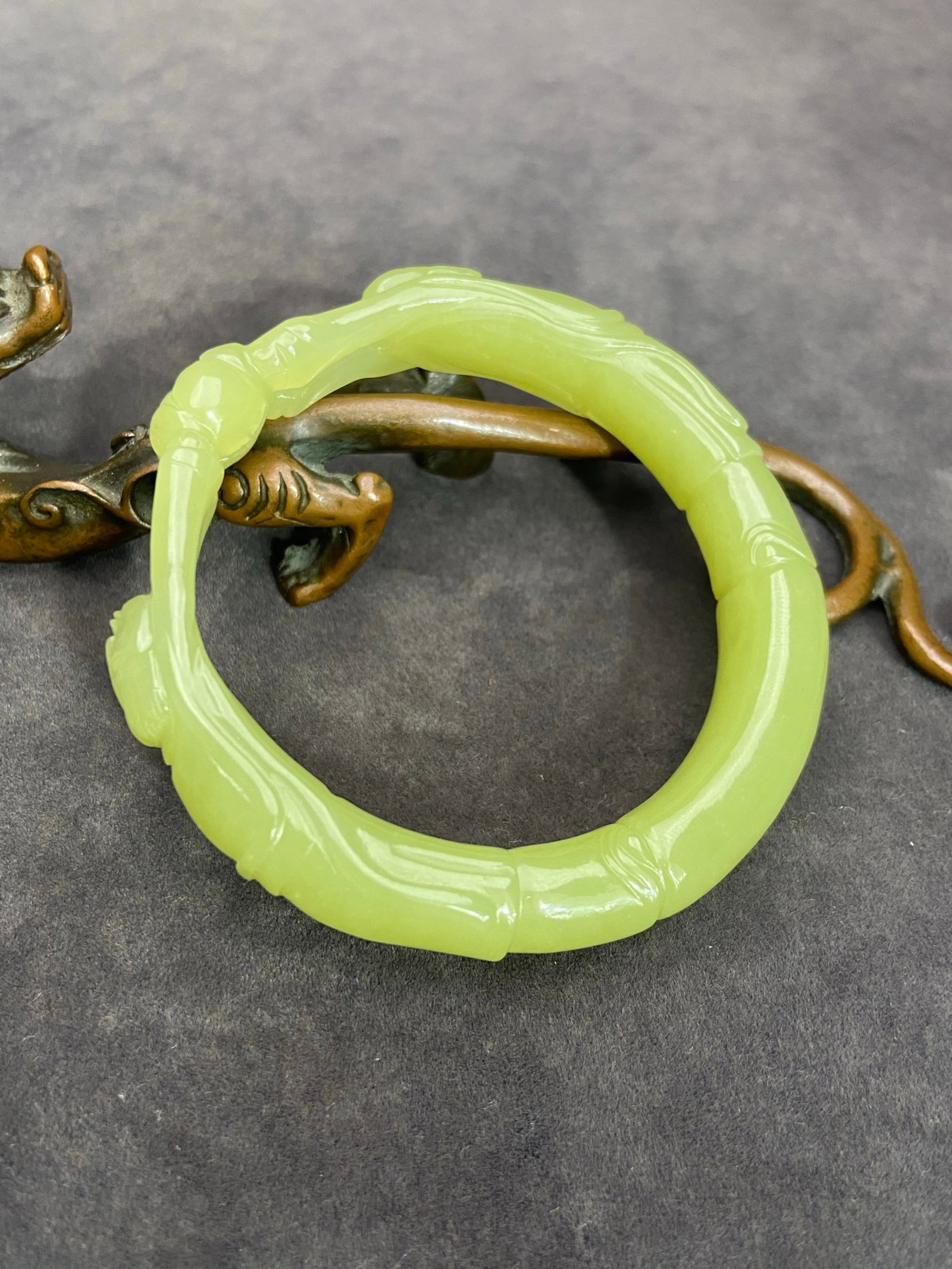 An Exquisite Yellow Jade Figure Pattern Bracelets - 4