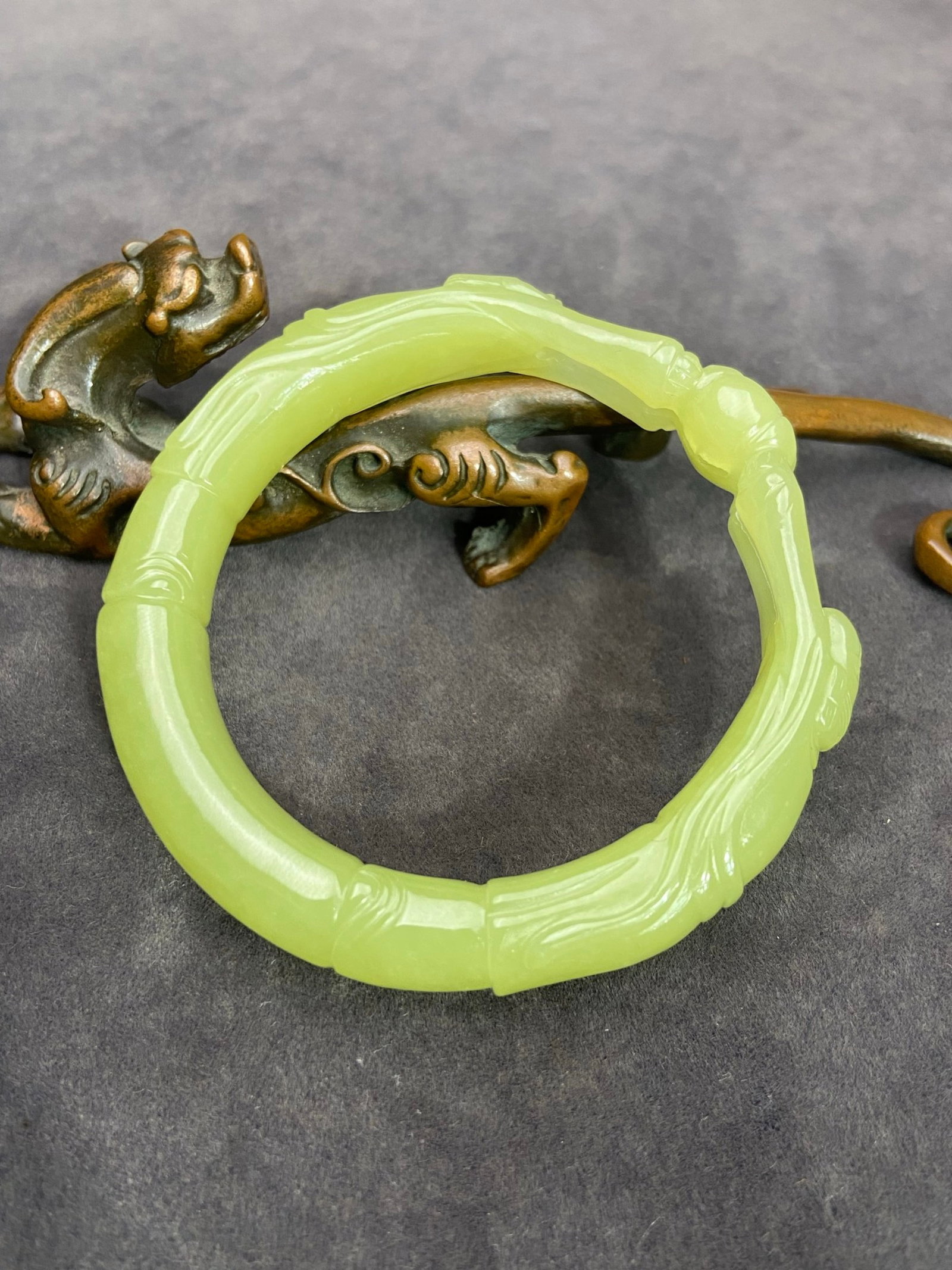 An Exquisite Yellow Jade Figure Pattern Bracelets - 5