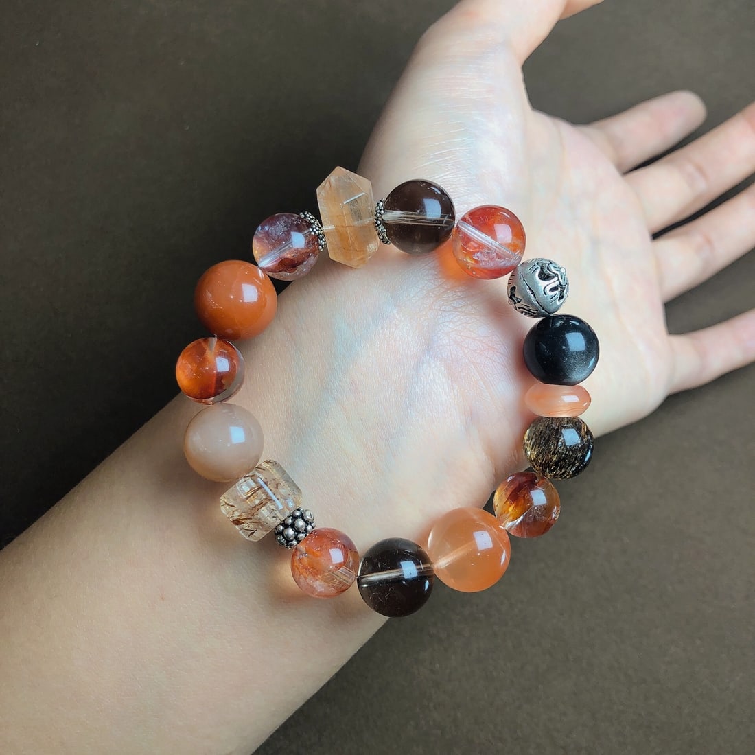 An Exquisite Multi-Gem Bracelets - 3