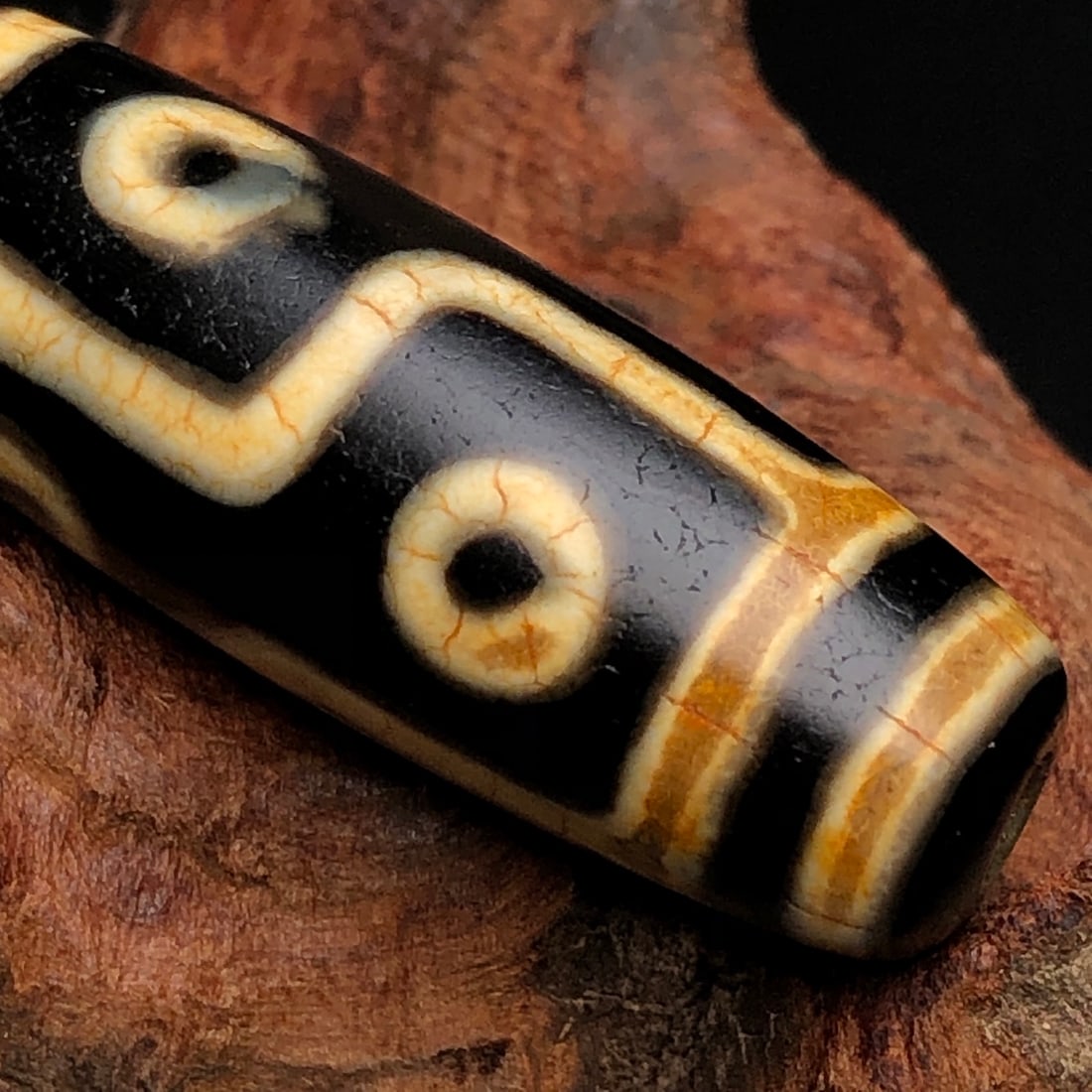 An Exquisite Dzi Bead Pendant - 8