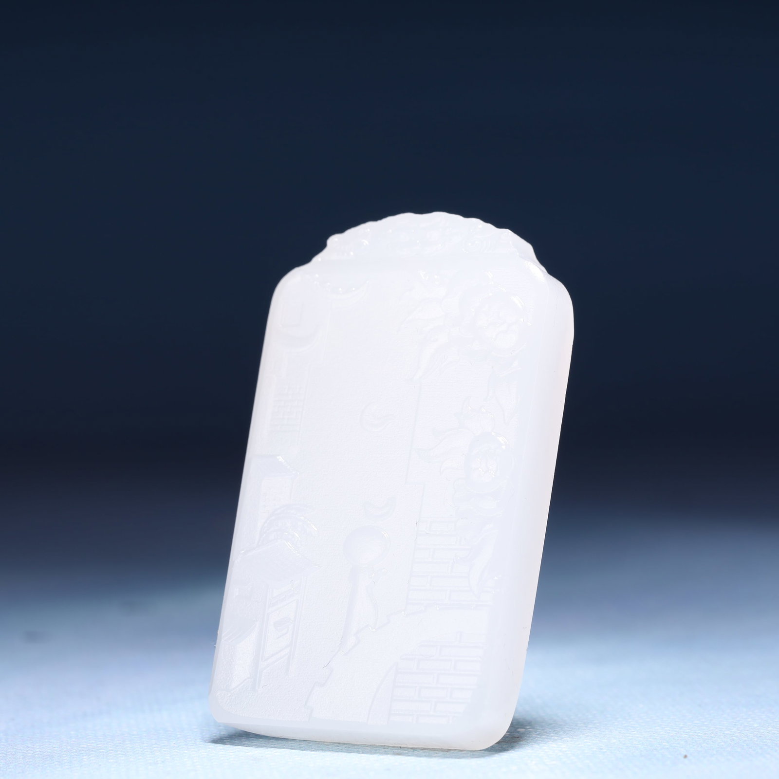 An Exquisite White Jade Landscape Pattern Pendant - 2