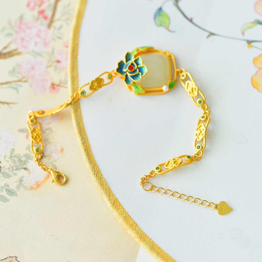 An Exquisite Sterling Silver-Gold Plated Inlaid White Jade Enamel Bracelet: An Exquisite Sterling Silver-Gold Plated Inlaid White Jade Enamel Bracelet,Size:0.6inx0.6in 纯银镀金镶白玉珐琅手链