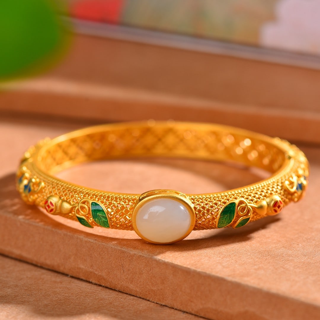 An Exquisite Sterling Silver-Gold Plated Inlaid White Jade Enamel Bracelets: An Exquisite Sterling Silver-Gold Plated Inlaid White Jade Enamel Bracelets,Size:0.4inx0.5in 纯银镀金镶白玉珐琅手镯