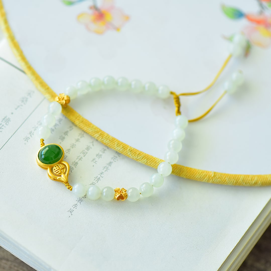 An Exquisite Sterling Silver-Gold Plated Inlaid White Jade Bracelet,????: An Exquisite Sterling Silver-Gold Plated Inlaid White Jade Bracelet,嵌碧玉 纯银镀金镶白玉手链,嵌碧玉